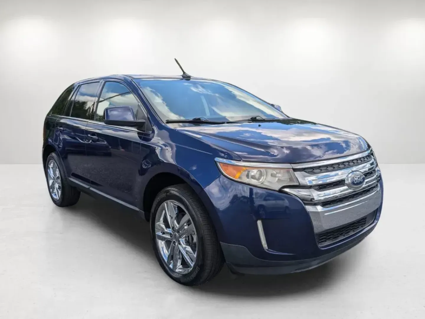 2011 Ford Edge Limited (2FMDK3KC4BB) with an Gas V6 3.5L/213 engine, 6-Speed Automatic w/OD transmission, located at 1430 Gateway Drive, Opelika, AL, 36801, (334) 239-0944, 32.637871, -85.409790 - **Discover Adventure and Comfort in the 2011 Ford Edge Limited at Gils Auto - Opelika!**<br /> <br /> Are you in search of a vehicle that seamlessly blends comfort, style, and versatility for your everyday adventures? Look no further than this stunning 2011 Ford Edge Limited, available now at Gils A - Photo#2
