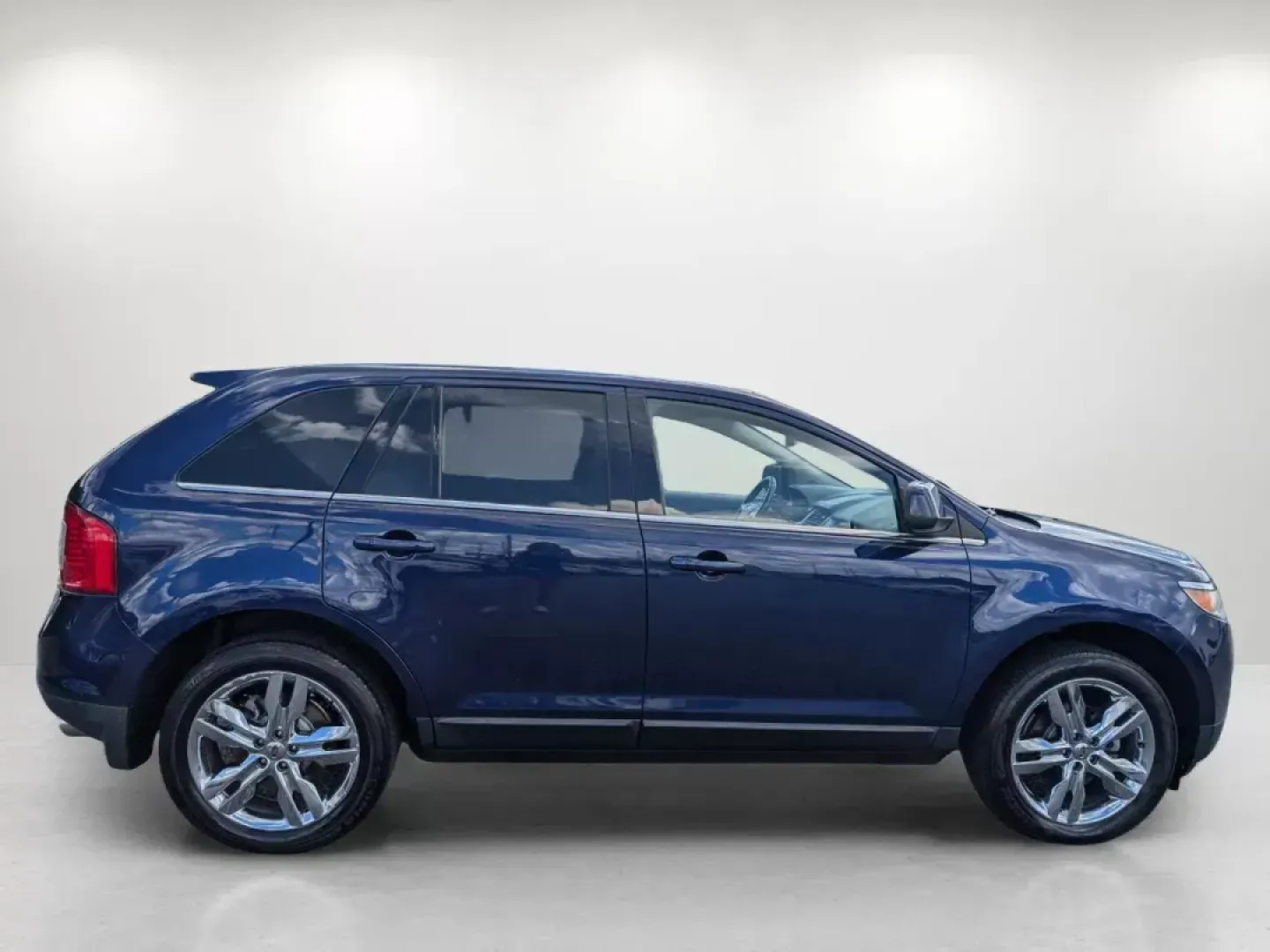 2011 Ford Edge Limited (2FMDK3KC4BB) with an Gas V6 3.5L/213 engine, 6-Speed Automatic w/OD transmission, located at 1430 Gateway Drive, Opelika, AL, 36801, (334) 239-0944, 32.637871, -85.409790 - **Discover Adventure and Comfort in the 2011 Ford Edge Limited at Gils Auto - Opelika!**<br /> <br /> Are you in search of a vehicle that seamlessly blends comfort, style, and versatility for your everyday adventures? Look no further than this stunning 2011 Ford Edge Limited, available now at Gils A - Photo#3