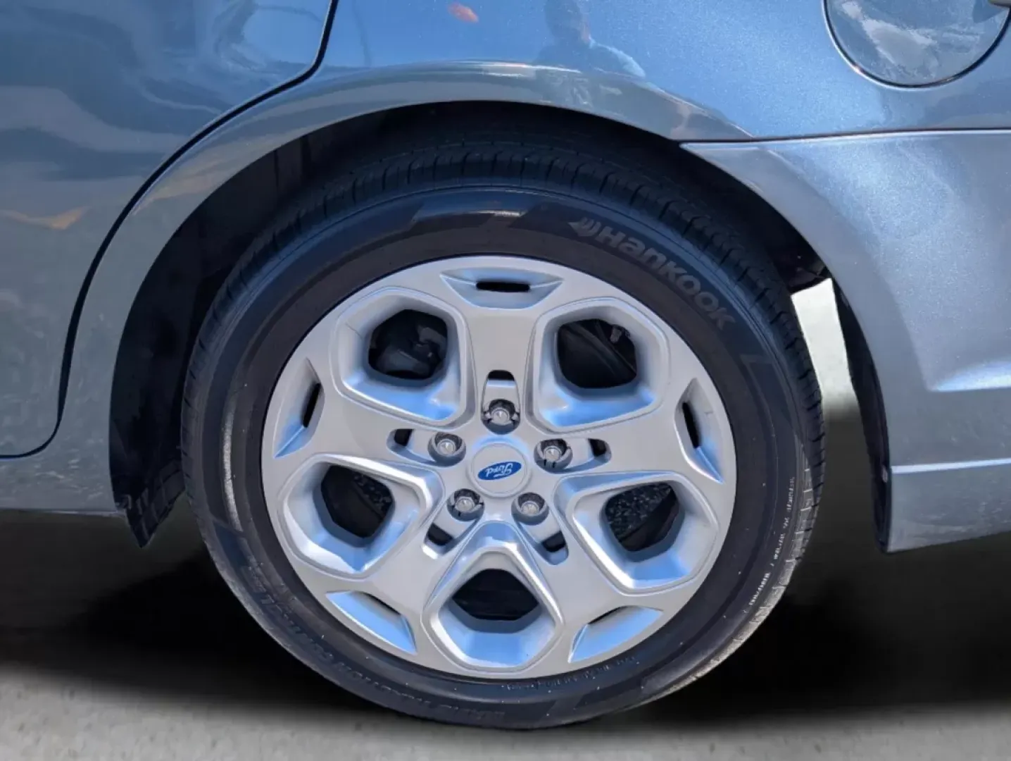 2011 Ford Fusion SE (3FAHP0HA3BR) with an Other engine, located at 1430 Gateway Drive, Opelika, AL, 36801, (334) 239-0944, 32.637871, -85.409790 - ### Discover Your Perfect Ride: 2011 Ford Fusion SE at Gils Auto<br /> <br /> Are you in search of a reliable sedan that seamlessly fits into your everyday lifestyle? Whether you're commuting to work, running errands, or taking the kids to soccer practice, the 2011 Ford Fusion SE is the vehicle that - Photo#8