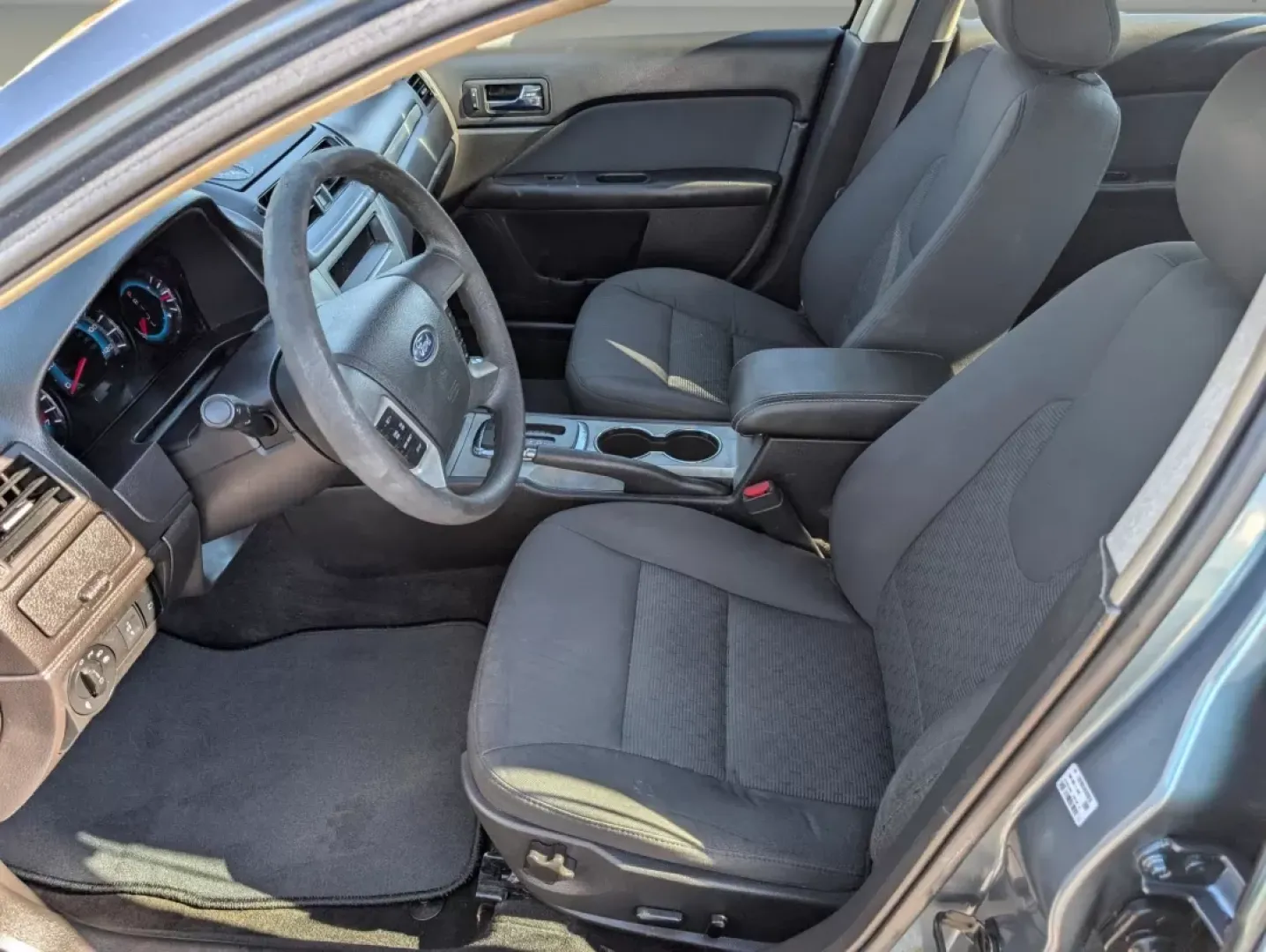 2011 Ford Fusion SE (3FAHP0HA3BR) with an Other engine, located at 1430 Gateway Drive, Opelika, AL, 36801, (334) 239-0944, 32.637871, -85.409790 - ### Discover Your Perfect Ride: 2011 Ford Fusion SE at Gils Auto<br /> <br /> Are you in search of a reliable sedan that seamlessly fits into your everyday lifestyle? Whether you're commuting to work, running errands, or taking the kids to soccer practice, the 2011 Ford Fusion SE is the vehicle that - Photo#10