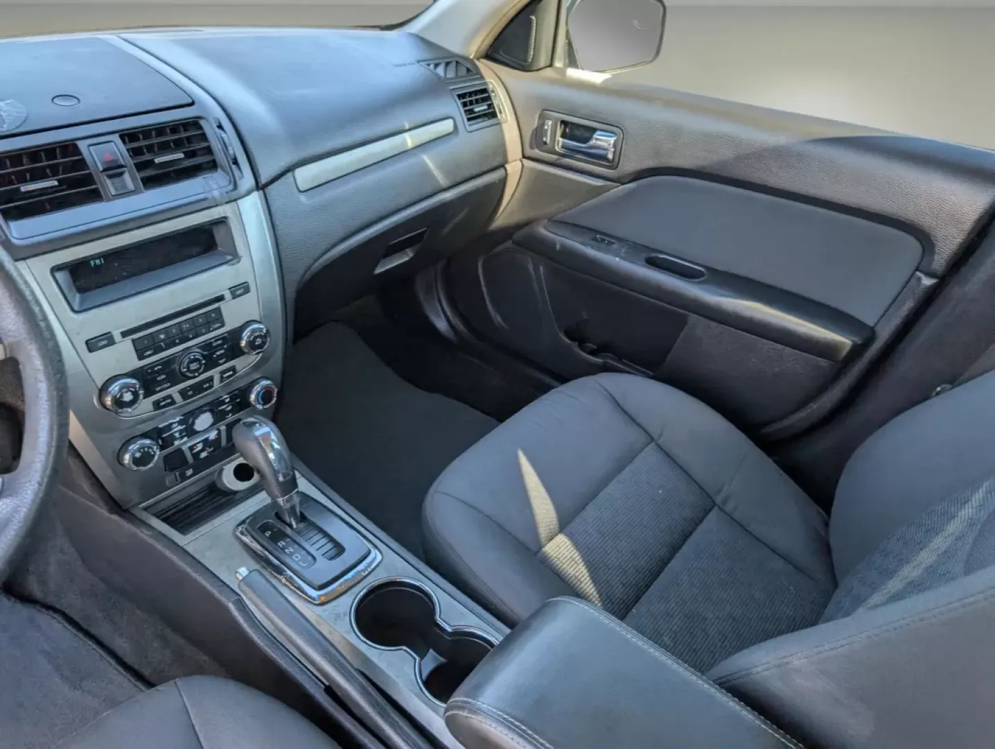 2011 Ford Fusion SE (3FAHP0HA3BR) with an Other engine, located at 1430 Gateway Drive, Opelika, AL, 36801, (334) 239-0944, 32.637871, -85.409790 - ### Discover Your Perfect Ride: 2011 Ford Fusion SE at Gils Auto<br /> <br /> Are you in search of a reliable sedan that seamlessly fits into your everyday lifestyle? Whether you're commuting to work, running errands, or taking the kids to soccer practice, the 2011 Ford Fusion SE is the vehicle that - Photo#13