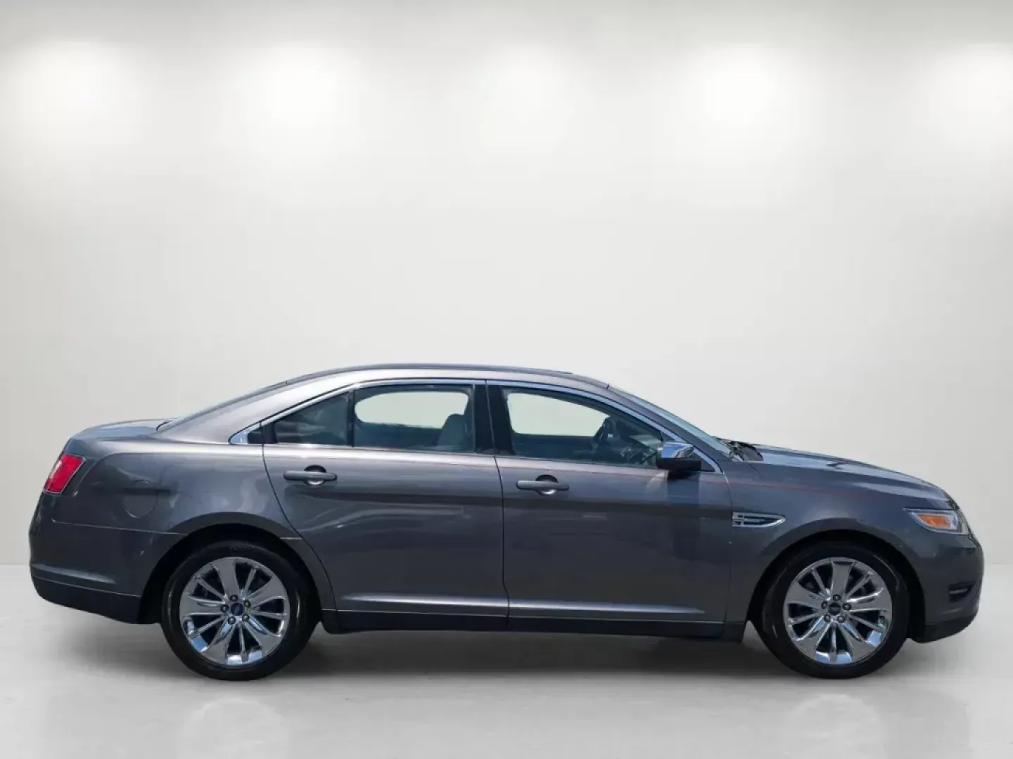 2011 Ford Taurus Limited (1FAHP2FW6BG) with an Gas V6 3.5L/213 engine, 6-Speed Automatic w/OD SelectShift transmission, located at 7000 Northlake Connector, Columbus, GA, 31904, (706) 987-8085, 32.524975, -84.978134 - 2011 Ford Taurus Limited - Photo#3