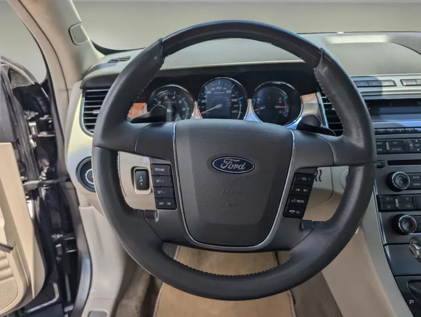 2011 Ford Taurus Limited (1FAHP2FW6BG) with an Gas V6 3.5L/213 engine, 6-Speed Automatic w/OD SelectShift transmission, located at 7000 Northlake Connector, Columbus, GA, 31904, (706) 987-8085, 32.524975, -84.978134 - 2011 Ford Taurus Limited - Photo#15