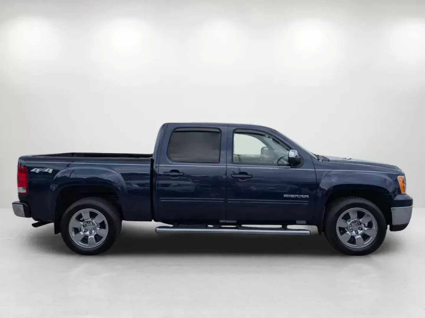 2011 /Very Dark Cashmere/Light Cashmere GMC Sierra 1500 SLT (3GTP2WE30BG) with an Gas/Ethanol V8 5.3L/323 engine, 6-Speed Automatic transmission, located at 3959 U.S. 80 W, Phenix City, AL, 36870, (334) 297-4885, 32.469296, -85.135185 - 2011 GMC Sierra 1500 SLT - Photo#5