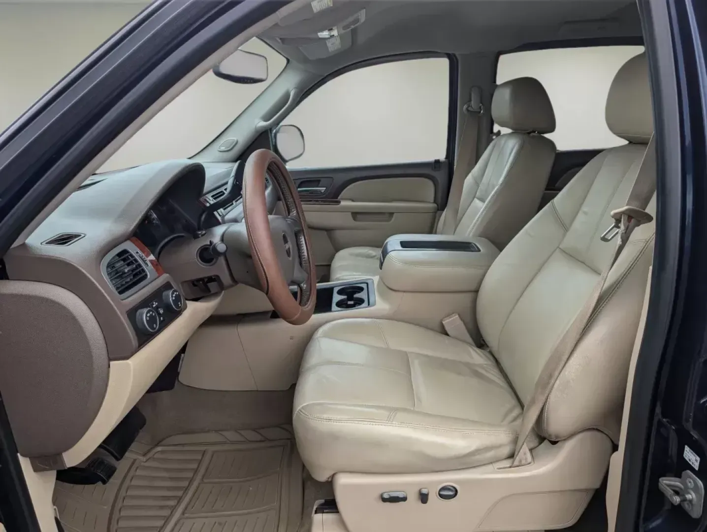 2011 /Very Dark Cashmere/Light Cashmere GMC Sierra 1500 SLT (3GTP2WE30BG) with an Gas/Ethanol V8 5.3L/323 engine, 6-Speed Automatic transmission, located at 3959 U.S. 80 W, Phenix City, AL, 36870, (334) 297-4885, 32.469296, -85.135185 - 2011 GMC Sierra 1500 SLT - Photo#9