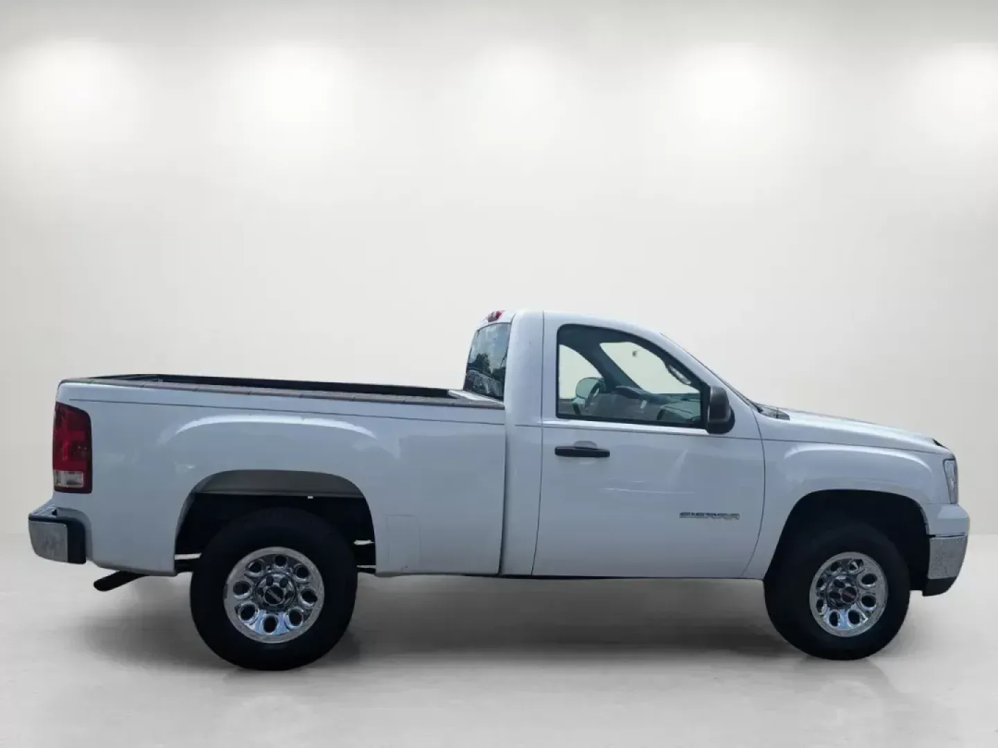 2011 /Dark Titanium GMC Sierra 1500 Work Truck (1GTN1TEX8BZ) with an Gas V6 4.3L/262 engine, 4-Speed Automatic transmission, located at 3959 U.S. 80 W, Phenix City, AL, 36870, (334) 297-4885, 32.469296, -85.135185 - **Get Ready for Your Next Adventure with the 2011 GMC Sierra 1500 Work Truck!**<br /> <br /> Are you seeking a reliable vehicle for your daily commute, weekend getaways, or even work tasks? The 2011 GMC Sierra 1500 Work Truck is the perfect blend of utility, comfort, and style that caters to a varie - Photo#4