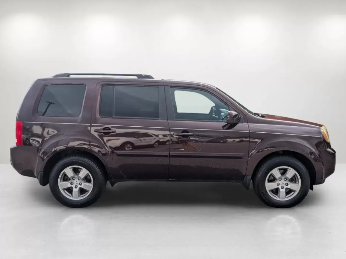 2011 Honda Pilot EX-L (5FNYF3H53BB) with an Other engine, located at 521 Old Farm Lane Rd, Prattville, AL, 36066, (334) 325-1505, 32.482460, -86.416367 - Are you ready to elevate your family adventures or tackle those long commutes with ease? Look no further than this stunning 2011 Honda Pilot EX-L, available now at Gils Auto in Phenix City, AL. This spacious SUV is perfect for growing families and weekend explorers alike, offering comfort, safety, a - Photo#3