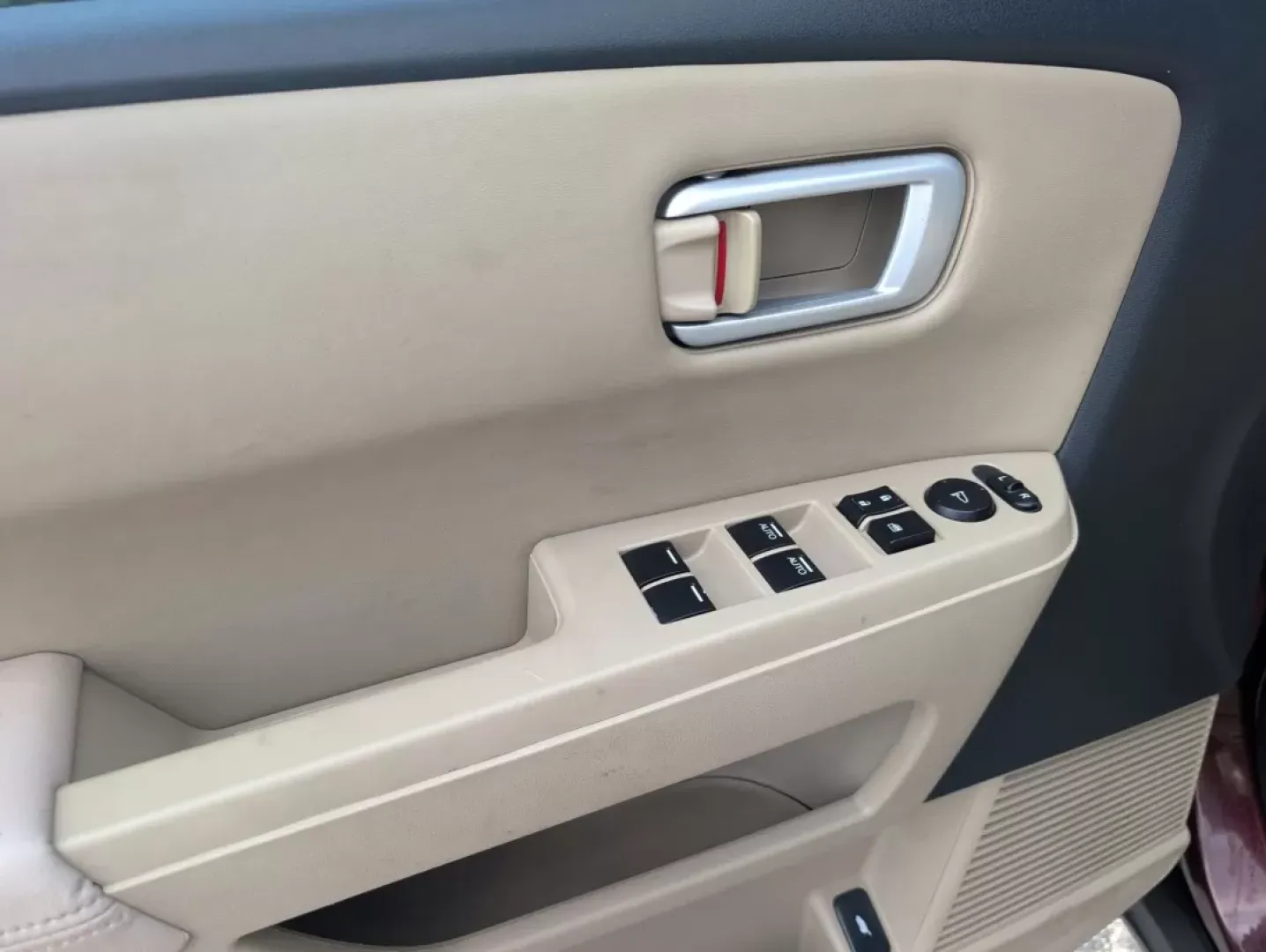 2011 Honda Pilot EX-L (5FNYF3H53BB) with an Other engine, located at 521 Old Farm Lane Rd, Prattville, AL, 36066, (334) 325-1505, 32.482460, -86.416367 - Are you ready to elevate your family adventures or tackle those long commutes with ease? Look no further than this stunning 2011 Honda Pilot EX-L, available now at Gils Auto in Phenix City, AL. This spacious SUV is perfect for growing families and weekend explorers alike, offering comfort, safety, a - Photo#8