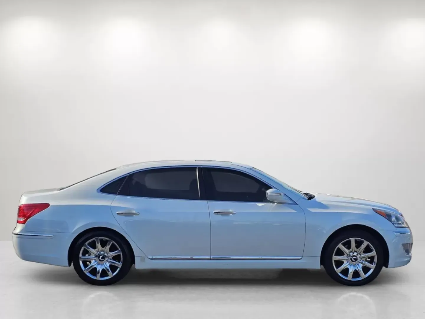 2011 /Cashmere Hyundai Equus Ultimate (KMHGH4JF5BU) with an Other engine, located at 3959 U.S. 80 W, Phenix City, AL, 36870, (334) 297-4885, 32.469296, -85.135185 - **Experience Luxury and Comfort with the 2011 Hyundai Equus at Gils Auto Phenix City, AL!**<br /> <br /> Step into a world of sophistication and reliability with the 2011 Hyundai Equus, a vehicle that promises to elevate your driving experience. Whether you're commuting to work, dropping the kids o - Photo#3