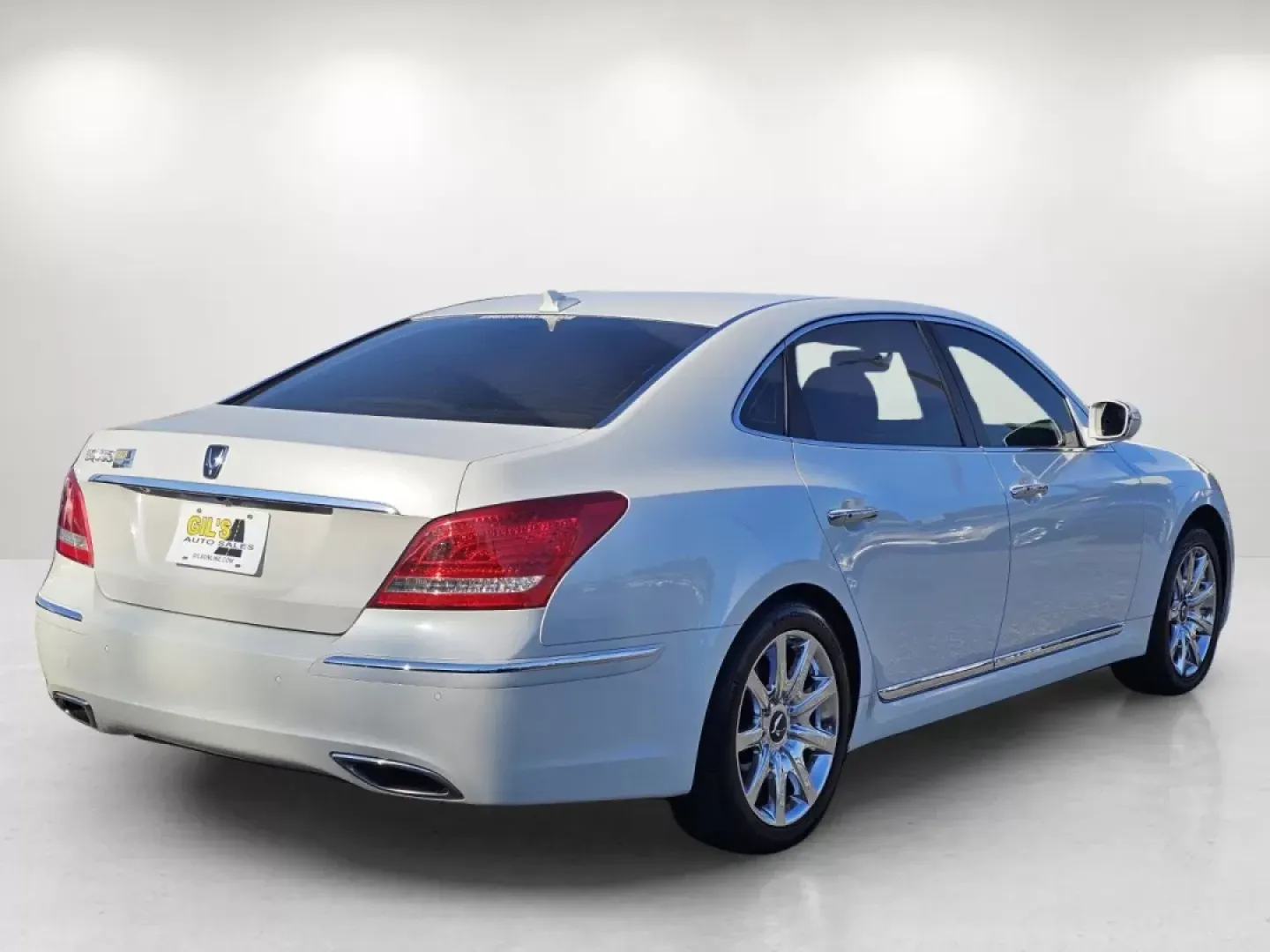 2011 /Cashmere Hyundai Equus Ultimate (KMHGH4JF5BU) with an Other engine, located at 3959 U.S. 80 W, Phenix City, AL, 36870, (334) 297-4885, 32.469296, -85.135185 - **Experience Luxury and Comfort with the 2011 Hyundai Equus at Gils Auto Phenix City, AL!**<br /> <br /> Step into a world of sophistication and reliability with the 2011 Hyundai Equus, a vehicle that promises to elevate your driving experience. Whether you're commuting to work, dropping the kids o - Photo#4