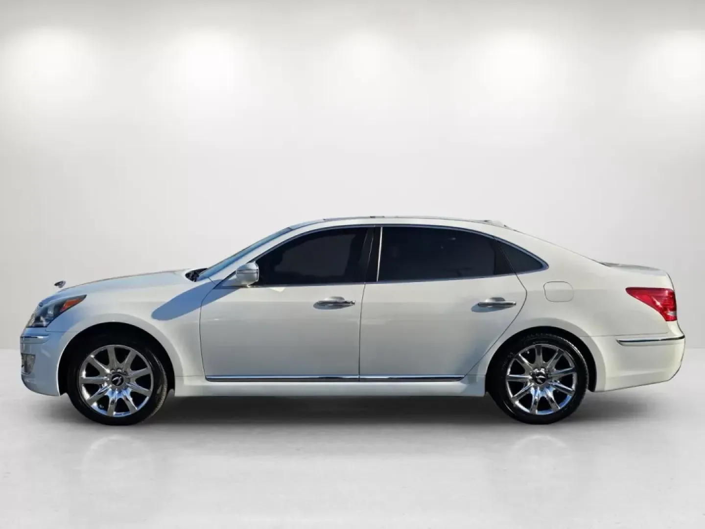 2011 /Cashmere Hyundai Equus Ultimate (KMHGH4JF5BU) with an Other engine, located at 3959 U.S. 80 W, Phenix City, AL, 36870, (334) 297-4885, 32.469296, -85.135185 - **Experience Luxury and Comfort with the 2011 Hyundai Equus at Gils Auto Phenix City, AL!**<br /> <br /> Step into a world of sophistication and reliability with the 2011 Hyundai Equus, a vehicle that promises to elevate your driving experience. Whether you're commuting to work, dropping the kids o - Photo#7