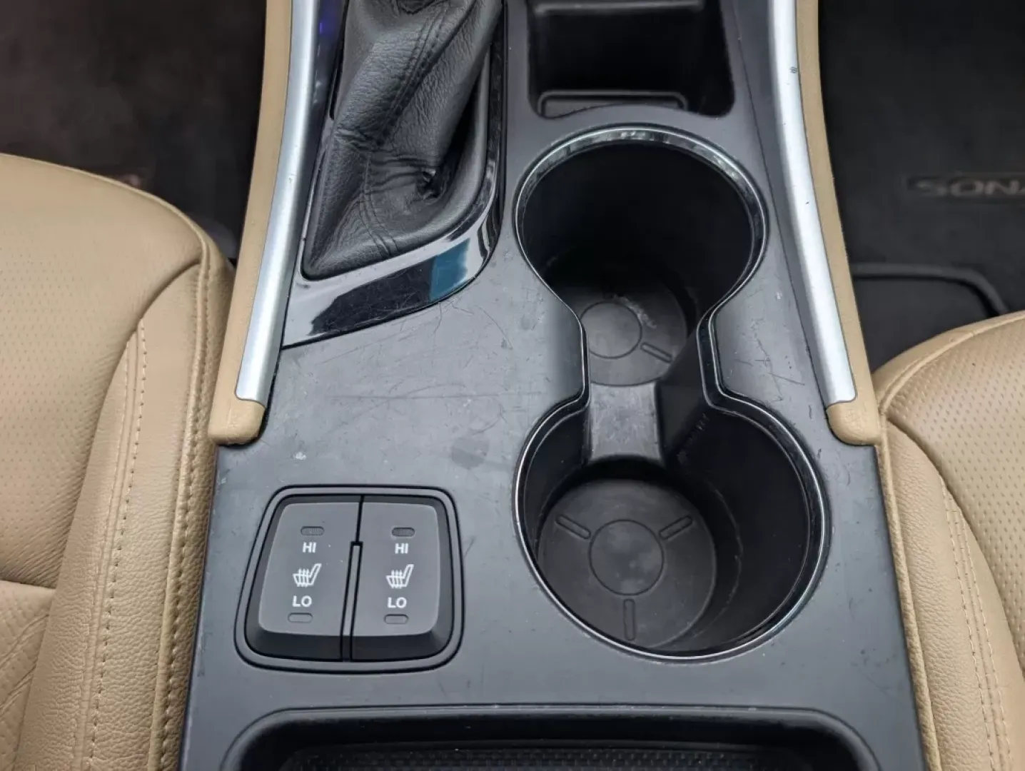 2011 /Camel Hyundai Sonata Ltd (5NPEC4AC2BH) with an Other engine, located at 5115 14th Ave., Columbus, GA, 31904, (706) 323-0345, 32.511494, -84.971046 - **Drive Into Your Next Adventure with the 2011 Hyundai Sonata at Gils Auto!**<br /> <br /> Are you ready to elevate your daily commute or embark on family road trips? The 2011 Hyundai Sonata, now available at Gils Auto in Phenix City, AL, is the perfect blend of style, comfort, and reliability that - Photo#12