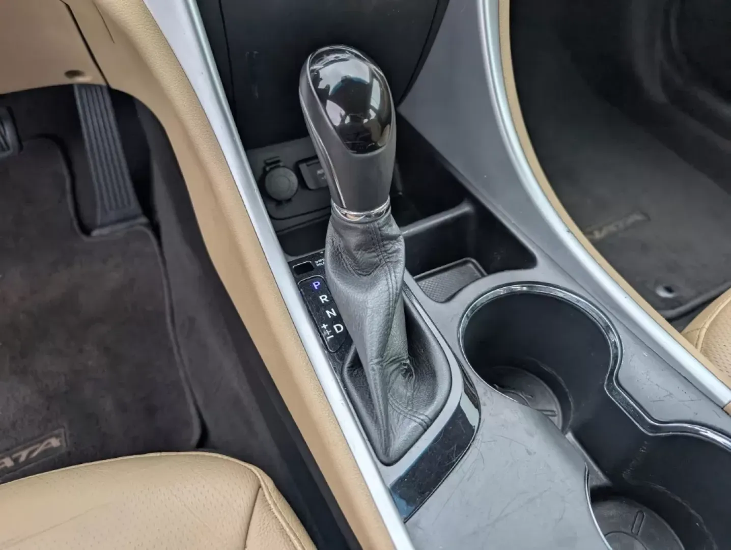 2011 /Camel Hyundai Sonata Ltd (5NPEC4AC2BH) with an Other engine, located at 5115 14th Ave., Columbus, GA, 31904, (706) 323-0345, 32.511494, -84.971046 - **Drive Into Your Next Adventure with the 2011 Hyundai Sonata at Gils Auto!**<br /> <br /> Are you ready to elevate your daily commute or embark on family road trips? The 2011 Hyundai Sonata, now available at Gils Auto in Phenix City, AL, is the perfect blend of style, comfort, and reliability that - Photo#13