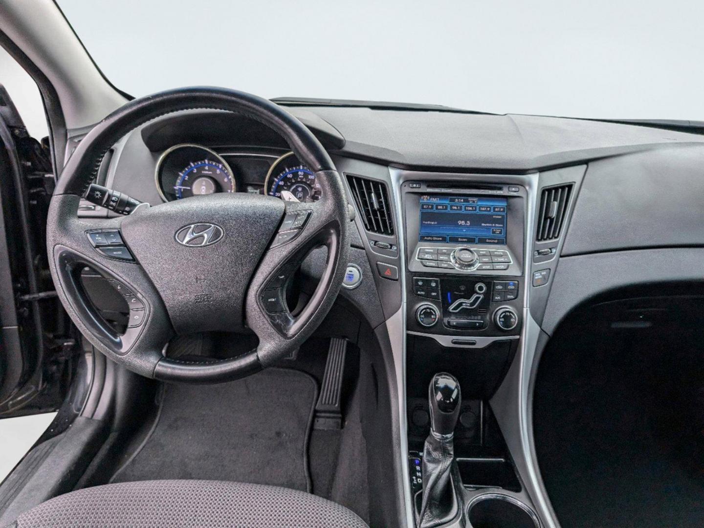 2011 /Black Hyundai Sonata SE (5NPEC4AB2BH) with an Turbocharged Gas I4 2.0L/122 engine, 6-Speed Automatic w/OD SHIFTRONIC transmission, located at 7000 Northlake Connector, Columbus, GA, 31904, (706) 987-8085, 32.524975, -84.978134 - 2011 Hyundai Sonata SE - Photo#12