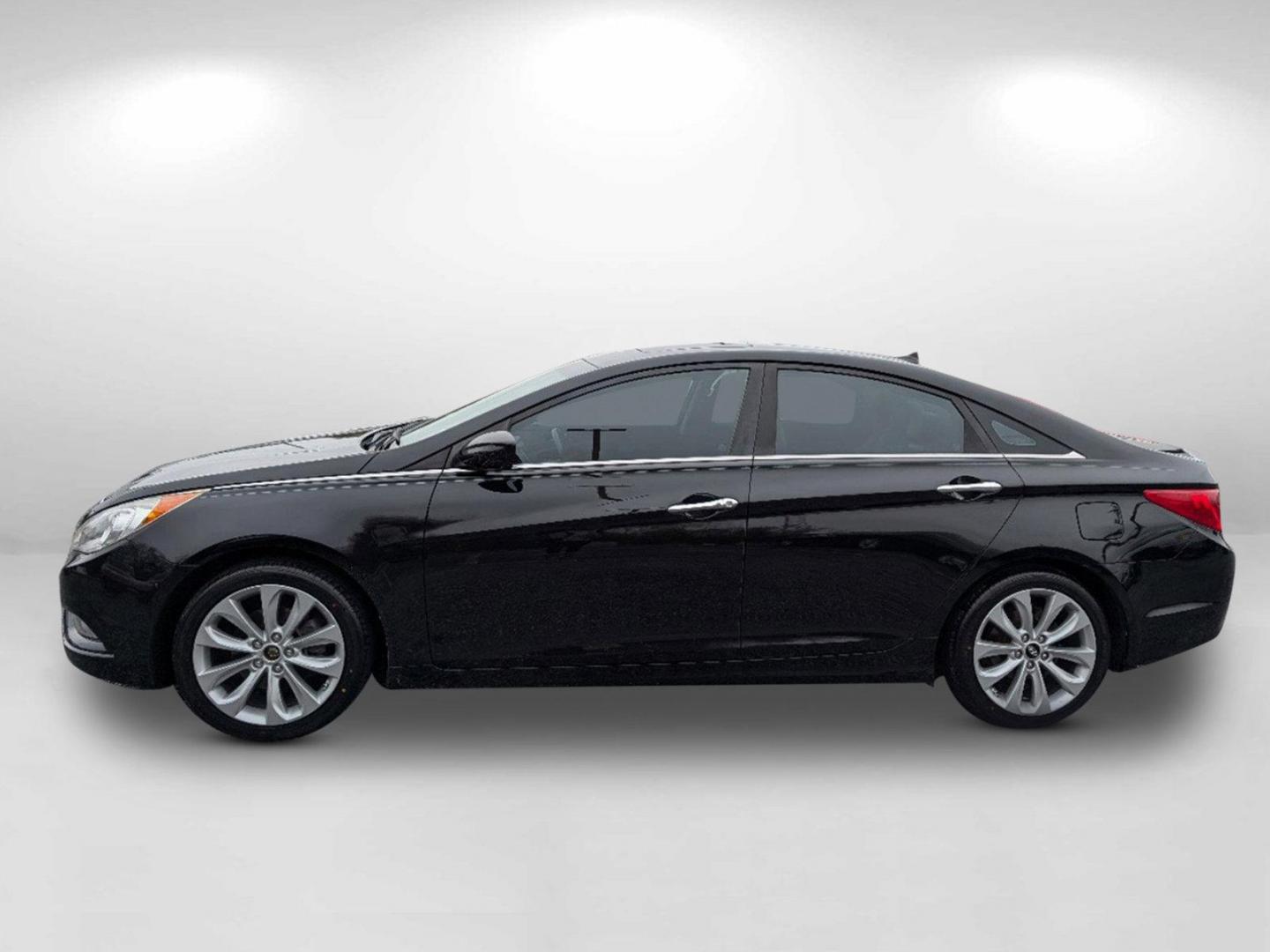 2011 /Black Hyundai Sonata SE (5NPEC4AB2BH) with an Turbocharged Gas I4 2.0L/122 engine, 6-Speed Automatic w/OD SHIFTRONIC transmission, located at 7000 Northlake Connector, Columbus, GA, 31904, (706) 987-8085, 32.524975, -84.978134 - 2011 Hyundai Sonata SE - Photo#8