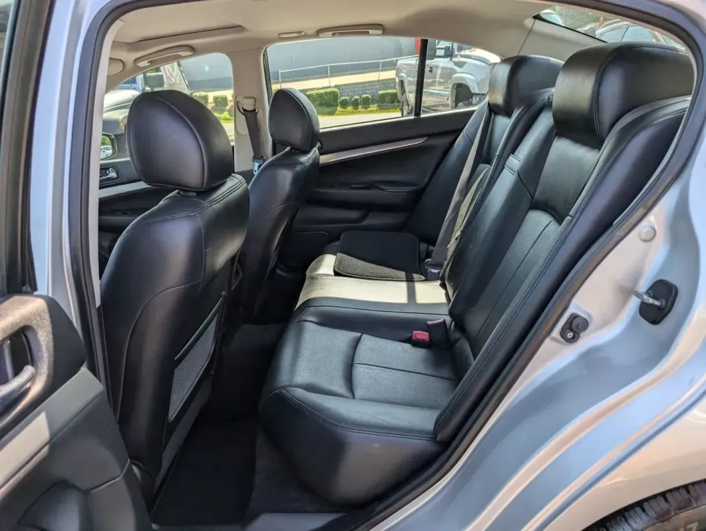 2011 /Graphite Infiniti G37 Sedan Journey (JN1CV6AP3BM) with an Gas V6 3.7L/225 engine, 7-Speed Automatic w/OD transmission, located at 804 22nd Ave, Phenix City, AL, 36870, (334) 297-1860, 32.484749, -85.024475 - Elevate your daily drive with the stunning 2011 Infiniti G37 Sedan, now available at Gils Auto - Phenix City #2! This sophisticated sedan is not just a mode of transportation; it's a lifestyle upgrade, perfectly suited for professionals, growing families, or anyone seeking a blend of luxury and perf - Photo#10