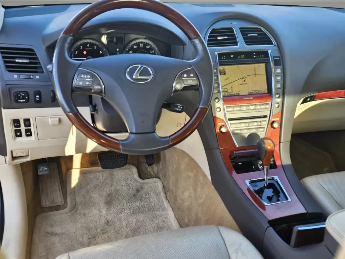 2011 Lexus ES 350 (JTHBK1EG5B2) with an Other engine, located at 804 22nd Ave, Phenix City, AL, 36870, (334) 297-1860, 32.484749, -85.024475 - Discover the perfect blend of style and comfort with this stunning 2011 Lexus ES 350, available now at Gils Auto - Phenix City #2. Located in the heart of Phenix City, AL at 804 22nd Ave, we specialize in providing exceptional vehicles to our community with our Buy Here Pay Here financing options, m - Photo#16
