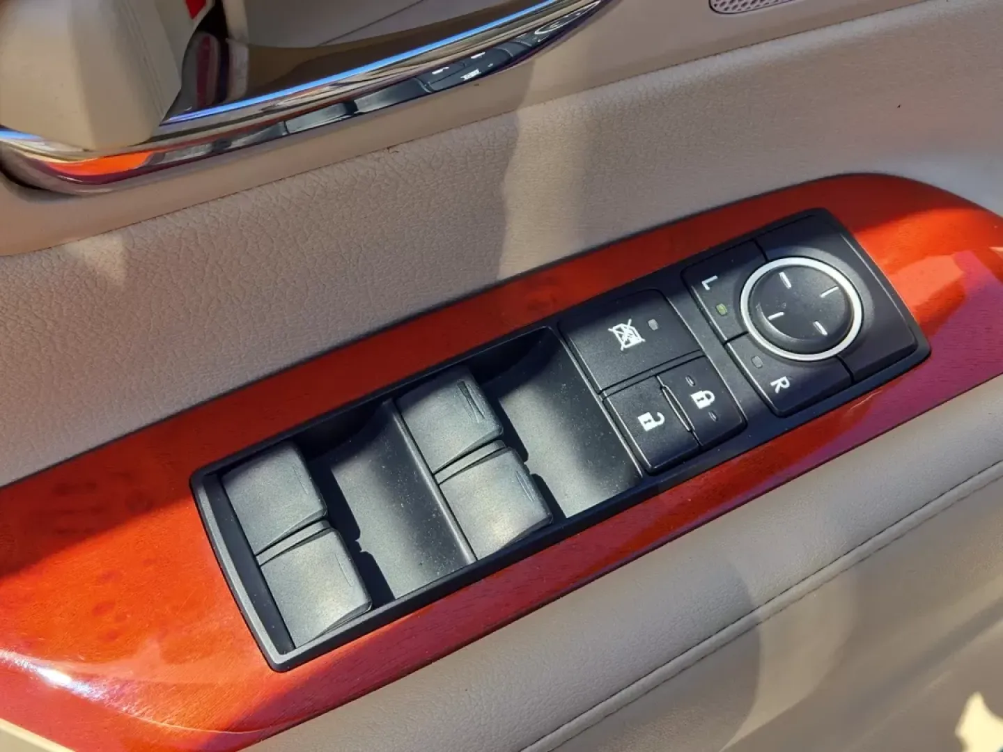 2011 Lexus RX 350 (2T2ZK1BA3BC) with an Other engine, located at 1430 Gateway Drive, Opelika, AL, 36801, (334) 239-0944, 32.637871, -85.409790 - **Explore Luxury and Comfort with the 2011 Lexus RX 350 at Gils Auto in Phenix City, AL**<br /> <br /> Imagine yourself behind the wheel of a luxurious SUV that perfectly balances style, comfort, and practicality. The 2011 Lexus RX 350 is not just a vehicle; it's a lifestyle upgrade. Whether you're - Photo#10