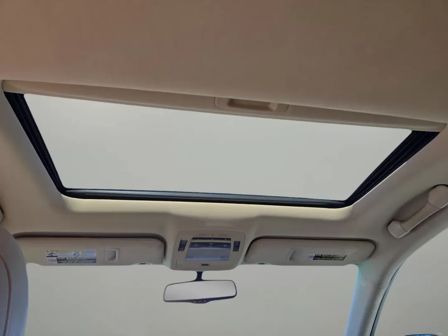 2011 Lexus RX 350 (2T2ZK1BA3BC) with an Other engine, located at 1430 Gateway Drive, Opelika, AL, 36801, (334) 239-0944, 32.637871, -85.409790 - **Explore Luxury and Comfort with the 2011 Lexus RX 350 at Gils Auto in Phenix City, AL**<br /> <br /> Imagine yourself behind the wheel of a luxurious SUV that perfectly balances style, comfort, and practicality. The 2011 Lexus RX 350 is not just a vehicle; it's a lifestyle upgrade. Whether you're - Photo#16