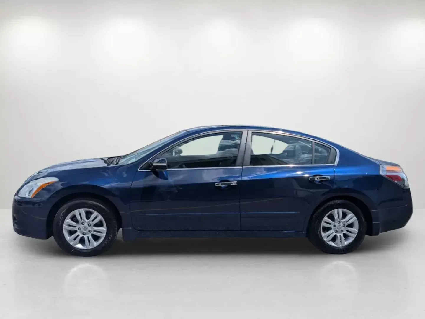 2011 /Charcoal Nissan Altima 2.5 SL (1N4AL2AP6BN) with an Gas I4 2.5L/ engine, 1-Speed Continuously Variable transmission, located at 1430 Gateway Drive, Opelika, AL, 36801, (334) 239-0944, 32.637871, -85.409790 - 2011 Nissan Altima 2.5 SL - Photo#7
