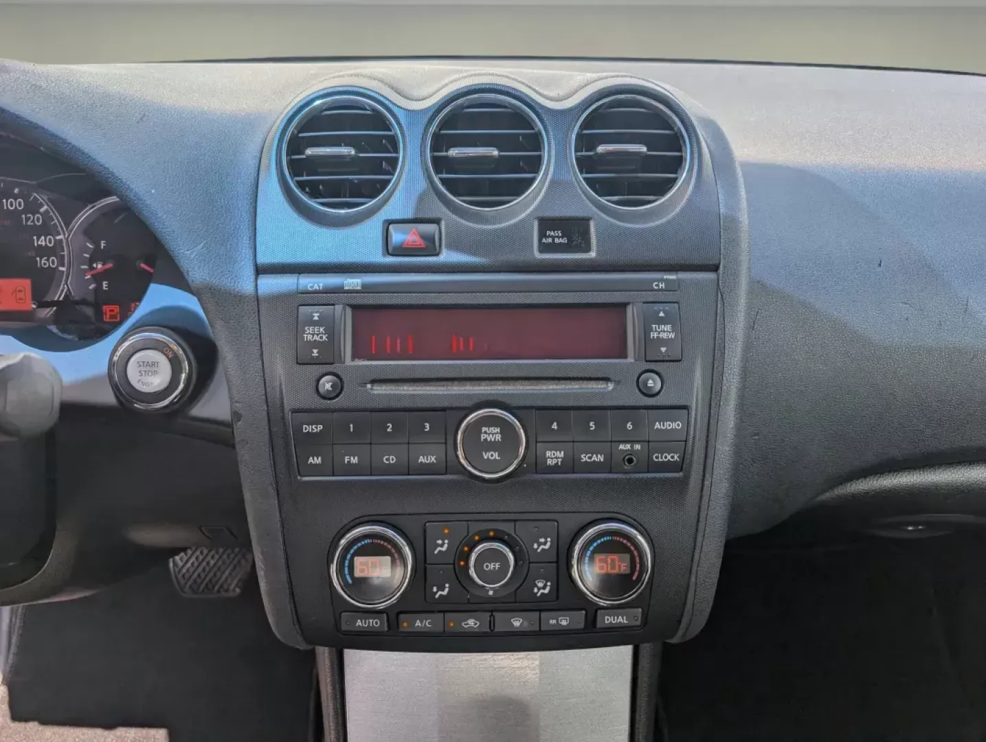 2011 /Charcoal Nissan Altima 2.5 SL (1N4AL2AP6BN) with an Gas I4 2.5L/ engine, 1-Speed Continuously Variable transmission, located at 1430 Gateway Drive, Opelika, AL, 36801, (334) 239-0944, 32.637871, -85.409790 - 2011 Nissan Altima 2.5 SL - Photo#13