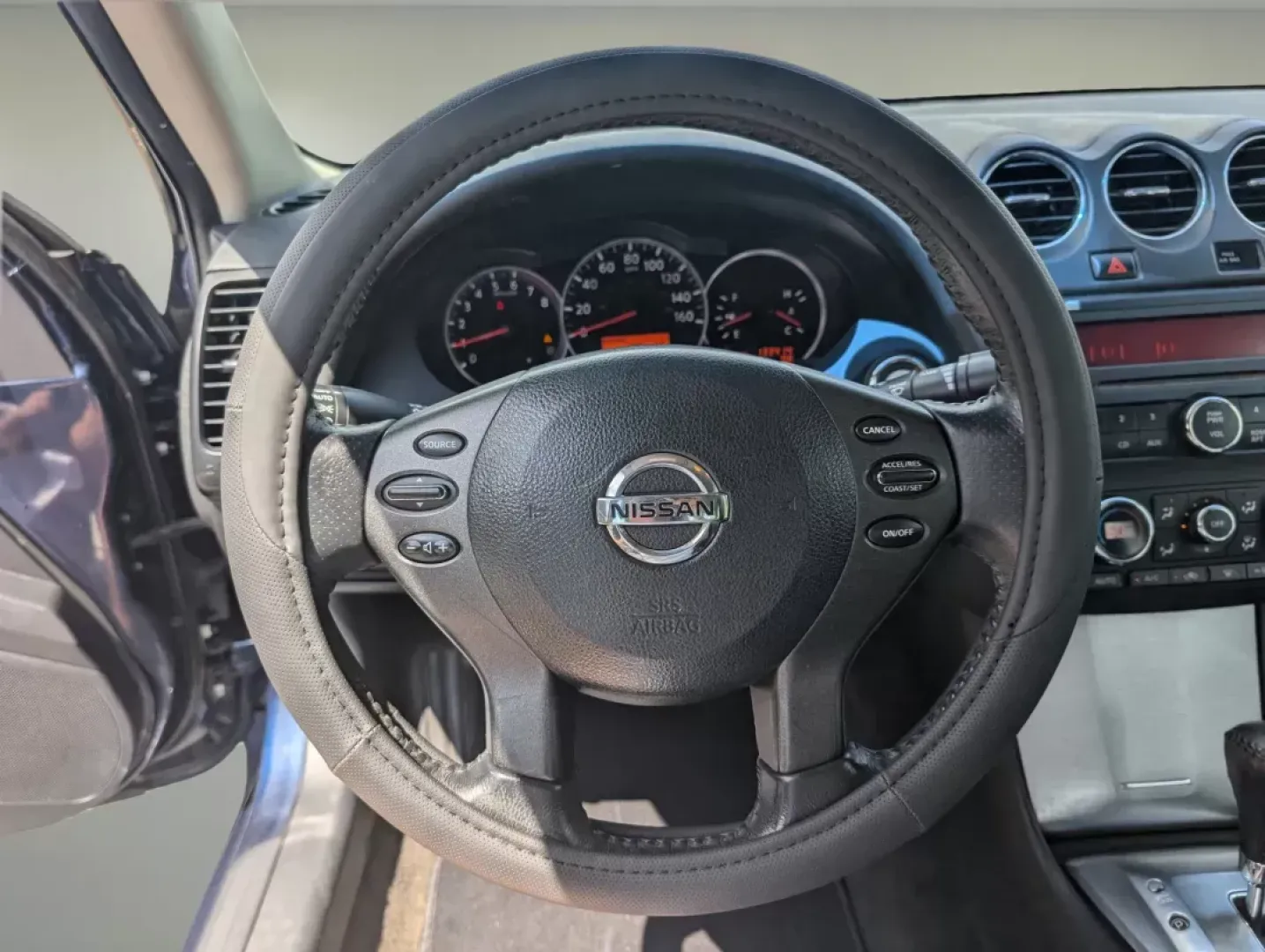 2011 /Charcoal Nissan Altima 2.5 SL (1N4AL2AP6BN) with an Gas I4 2.5L/ engine, 1-Speed Continuously Variable transmission, located at 1430 Gateway Drive, Opelika, AL, 36801, (334) 239-0944, 32.637871, -85.409790 - 2011 Nissan Altima 2.5 SL - Photo#15