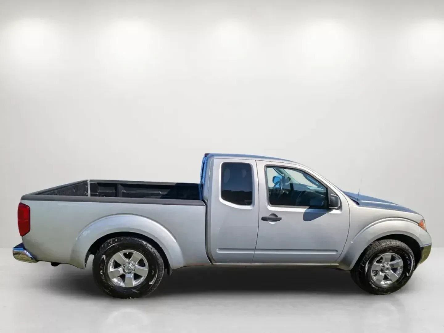 2011 /Graphite Nissan Frontier SV (1N6BD0CT8BC) with an Gas 4-cyl 2.5L/ engine, 5-Speed Automatic transmission, located at 5115 14th Ave., Columbus, GA, 31904, (706) 323-0345, 32.511494, -84.971046 - **Unleash Your Adventure with the 2011 Nissan Frontier SV at Gils Auto - Columbus!** <br /> <br /> Are you ready to elevate your weekend getaways or tackle your daily commute with a vehicle that combines functionality and style? The 2011 Nissan Frontier SV is here to deliver just that. This extended - Photo#3