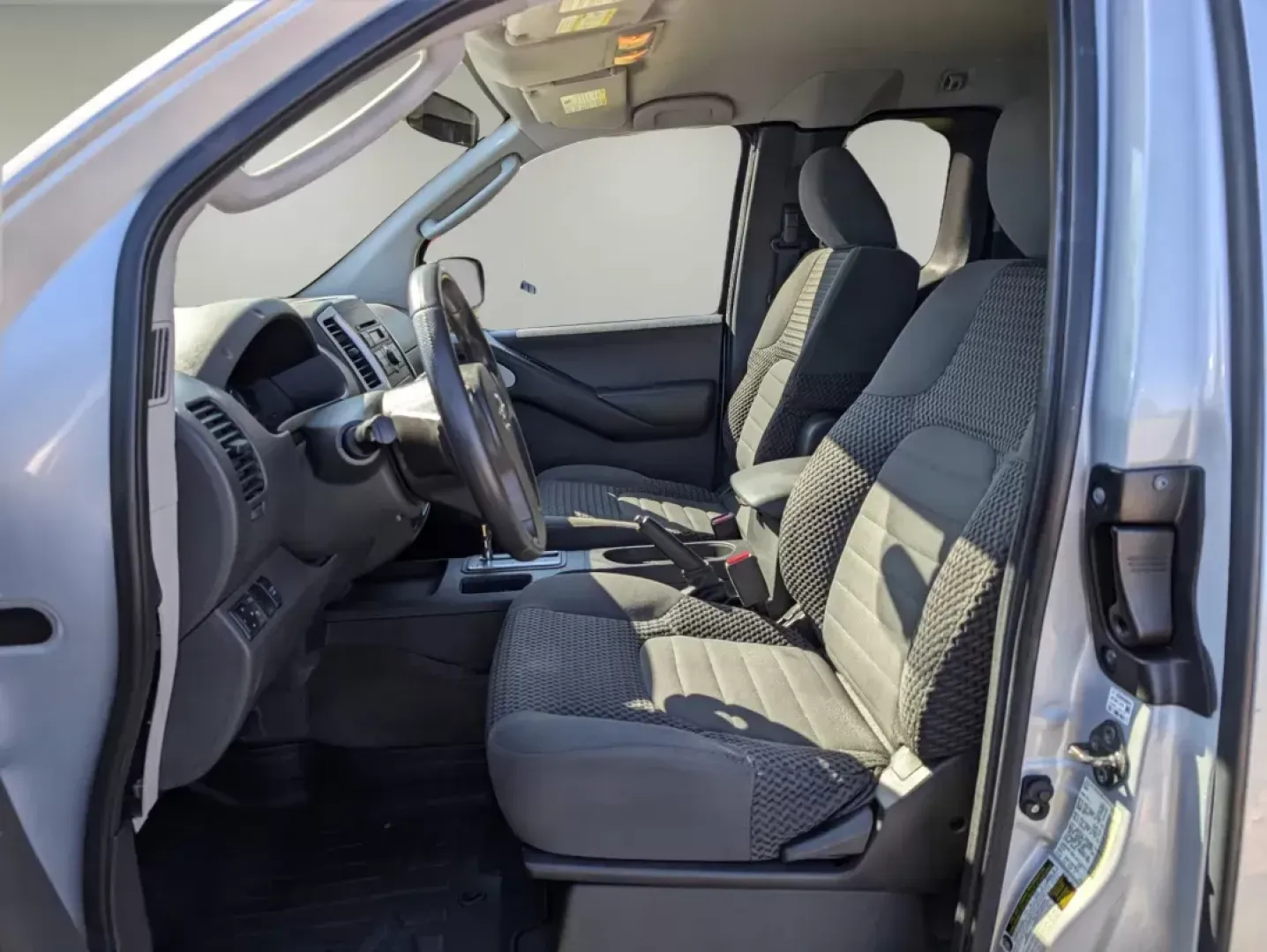 2011 /Graphite Nissan Frontier SV (1N6BD0CT8BC) with an Gas 4-cyl 2.5L/ engine, 5-Speed Automatic transmission, located at 5115 14th Ave., Columbus, GA, 31904, (706) 323-0345, 32.511494, -84.971046 - **Unleash Your Adventure with the 2011 Nissan Frontier SV at Gils Auto - Columbus!** <br /> <br /> Are you ready to elevate your weekend getaways or tackle your daily commute with a vehicle that combines functionality and style? The 2011 Nissan Frontier SV is here to deliver just that. This extended - Photo#9