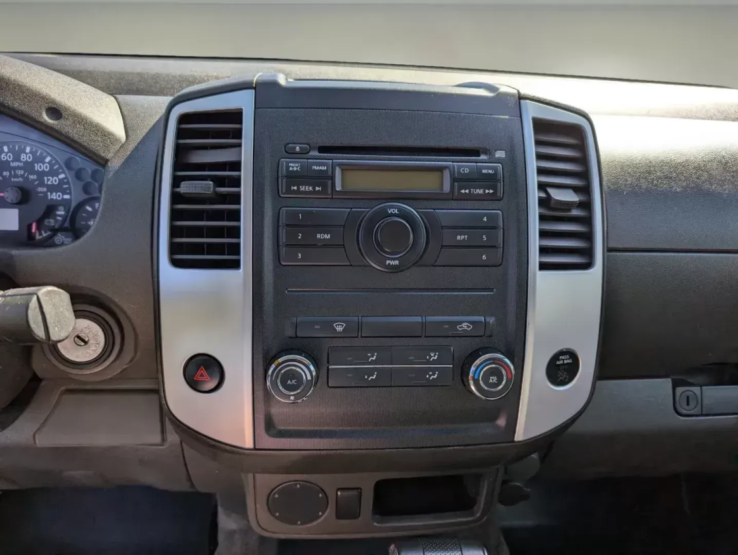 2011 /Graphite Nissan Frontier SV (1N6BD0CT8BC) with an Gas 4-cyl 2.5L/ engine, 5-Speed Automatic transmission, located at 5115 14th Ave., Columbus, GA, 31904, (706) 323-0345, 32.511494, -84.971046 - **Unleash Your Adventure with the 2011 Nissan Frontier SV at Gils Auto - Columbus!** <br /> <br /> Are you ready to elevate your weekend getaways or tackle your daily commute with a vehicle that combines functionality and style? The 2011 Nissan Frontier SV is here to deliver just that. This extended - Photo#15