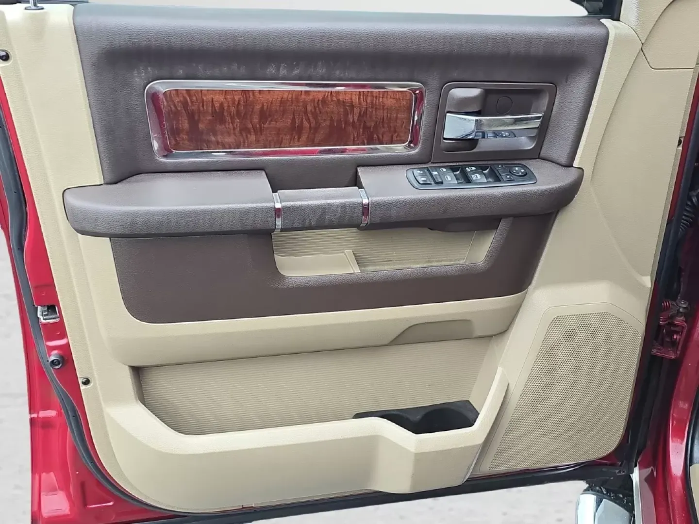 2011 /Light Pebble Beige/Bark Brown Ram 1500 Laramie (1D7RV1CT5BS) with an Other engine, located at 804 22nd Ave, Phenix City, AL, 36870, (334) 297-1860, 32.484749, -85.024475 - **Discover Your Next Adventure with the 2011 Ram 1500 Laramie at Gils Auto - Phenix City!**<br /> <br /> Are you ready to elevate your weekend getaways or tackle your daily commute with style and power? The 2011 Ram 1500 Laramie is the perfect companion for those who crave adventure while needing a - Photo#9