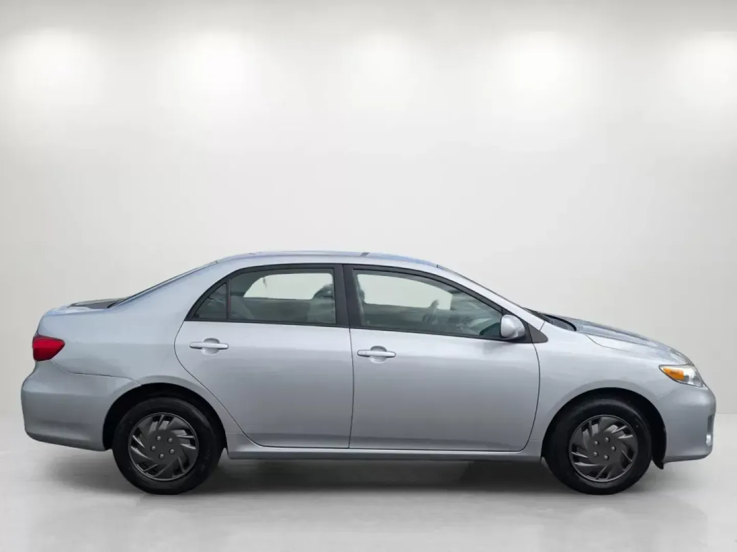 2011 Toyota Corolla LE (2T1BU4EE3BC) with an Other engine, located at 1430 Gateway Drive, Opelika, AL, 36801, (334) 239-0944, 32.637871, -85.409790 - Experience the freedom of the open road with the 2011 Toyota Corolla LE, a perfect blend of reliability and efficiency that suits both budget-conscious buyers and those seeking dependable transportation. Whether you're commuting to work, shuttling kids to after-school activities, or embarking on wee - Photo#3