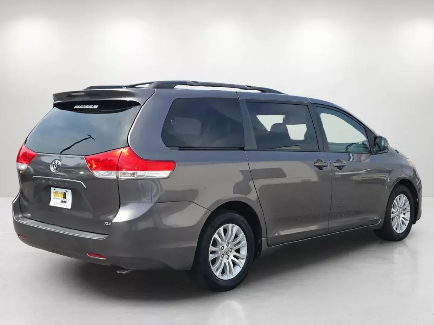 2011 Toyota Sienna XLE (5TDYK3DC4BS) with an Other engine, located at 7000 Northlake Connector, Columbus, GA, 31904, (706) 987-8085, 32.524975, -84.978134 - **Embark on Family Adventures with the 2011 Toyota Sienna XLE at Gils Auto - Columbus #2!**<br /> <br /> Are you ready to elevate your family outings and weekend getaways? The 2011 Toyota Sienna XLE is designed for those who cherish comfort and reliability on the road. With spacious seating for up t - Photo#4