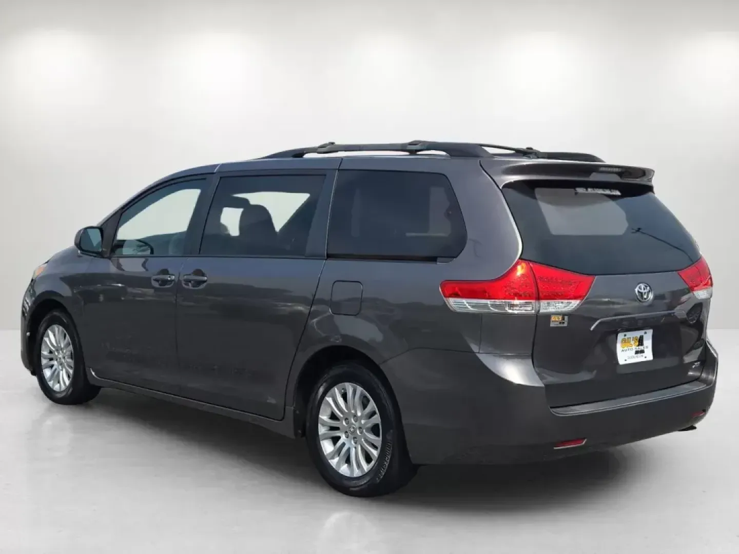 2011 Toyota Sienna XLE (5TDYK3DC4BS) with an Other engine, located at 7000 Northlake Connector, Columbus, GA, 31904, (706) 987-8085, 32.524975, -84.978134 - **Embark on Family Adventures with the 2011 Toyota Sienna XLE at Gils Auto - Columbus #2!**<br /> <br /> Are you ready to elevate your family outings and weekend getaways? The 2011 Toyota Sienna XLE is designed for those who cherish comfort and reliability on the road. With spacious seating for up t - Photo#6