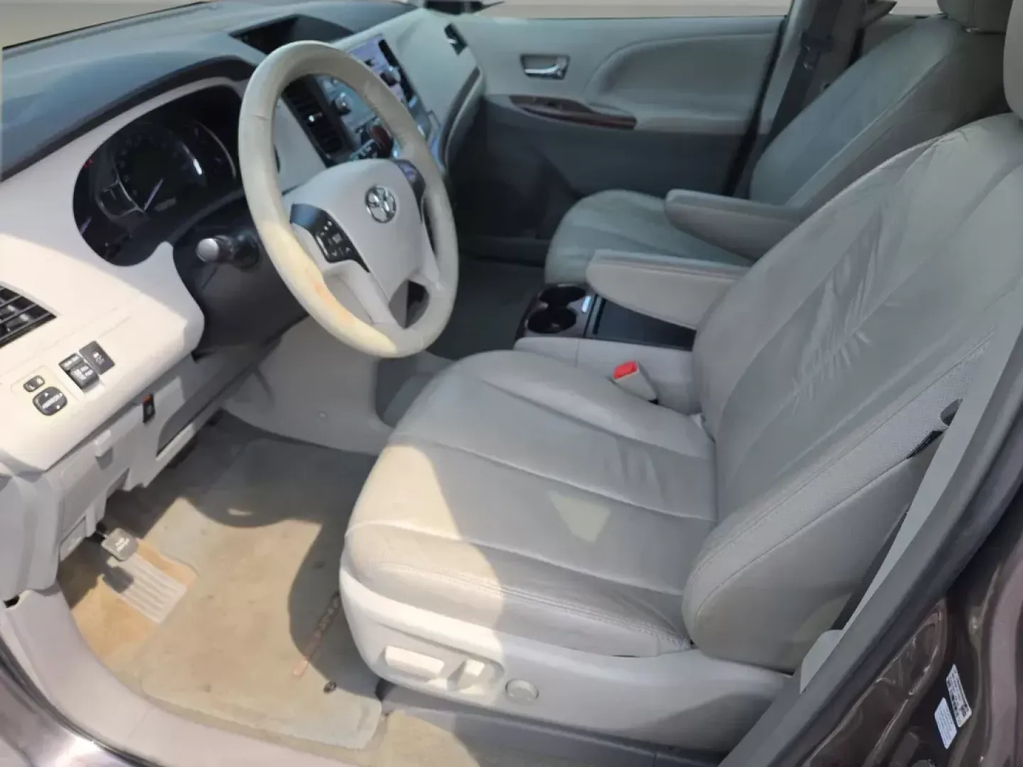 2011 Toyota Sienna XLE (5TDYK3DC4BS) with an Other engine, located at 7000 Northlake Connector, Columbus, GA, 31904, (706) 987-8085, 32.524975, -84.978134 - **Embark on Family Adventures with the 2011 Toyota Sienna XLE at Gils Auto - Columbus #2!**<br /> <br /> Are you ready to elevate your family outings and weekend getaways? The 2011 Toyota Sienna XLE is designed for those who cherish comfort and reliability on the road. With spacious seating for up t - Photo#11