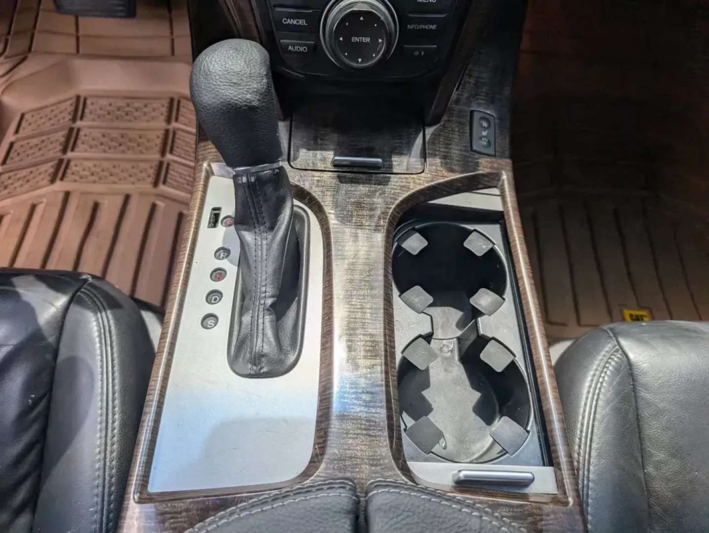 2012 Acura MDX Tech Pkg (2HNYD2H36CH) with an Gas V6 3.7L/224 engine, 6-Speed Automatic transmission, located at 1430 Gateway Drive, Opelika, AL, 36801, (334) 239-0944, 32.637871, -85.409790 - **Discover Your Next Adventure with the 2012 Acura MDX Tech Pkg Perfect for Families and Travelers Alike!**<br /> <br /> Are you searching for a versatile vehicle that can seamlessly transition from school drop-offs to weekend getaways? Look no further than this stunning **2012 Acura MDX Tech Pkg** - Photo#14