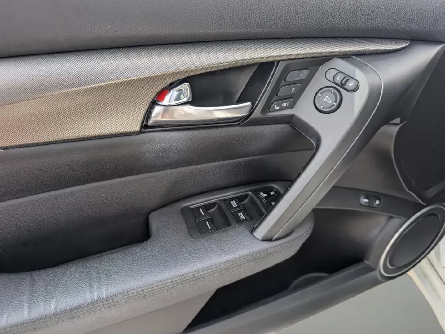 2012 Acura TL Auto (19UUA8F22CA) with an Gas V6 3.5L/212 engine, 6-Speed Automatic transmission, located at 521 Old Farm Lane Rd, Prattville, AL, 36066, (334) 325-1505, 32.482460, -86.416367 - 2012 Acura TL Auto - Photo#8