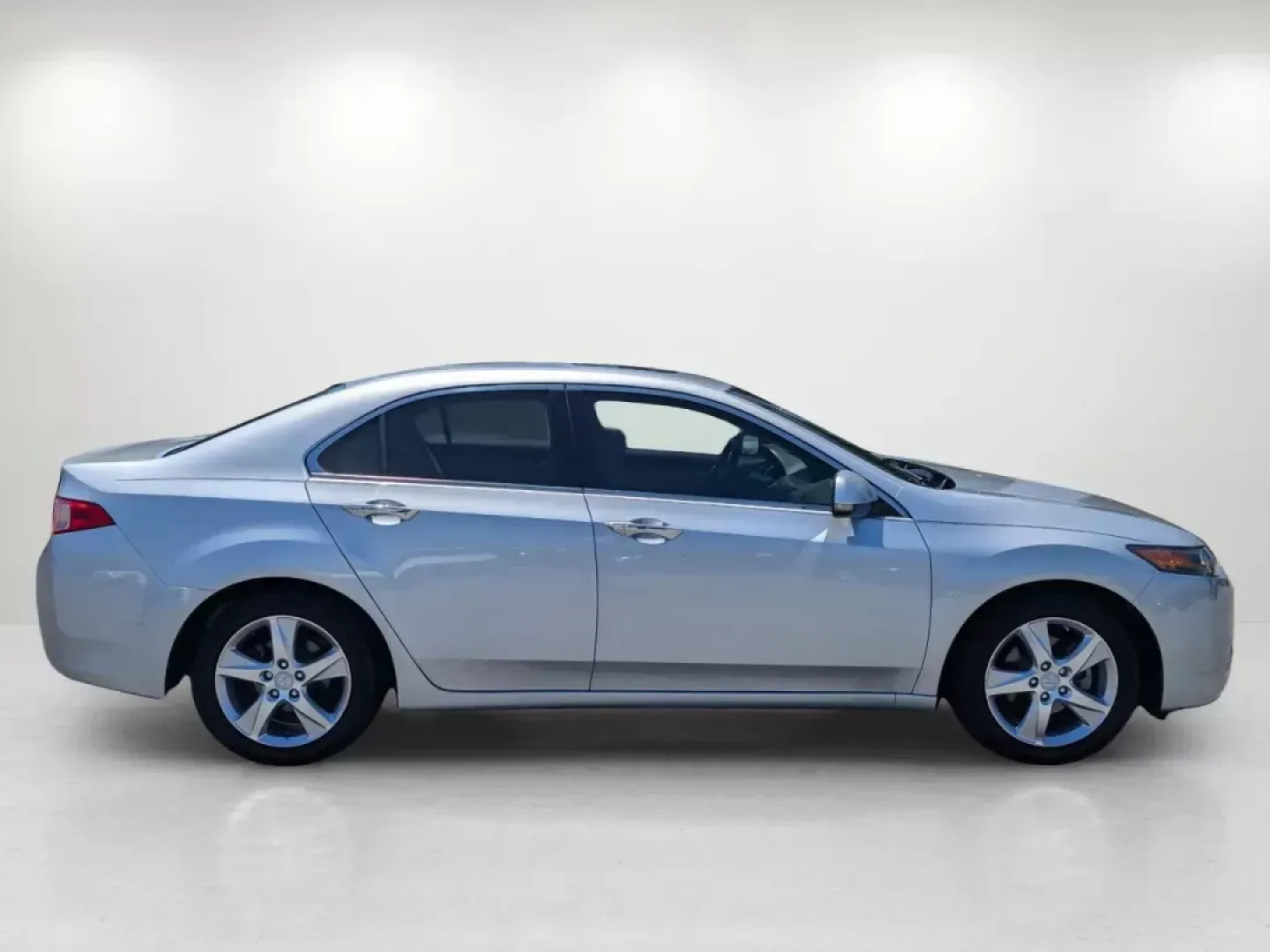 2012 Acura TSX (JH4CU2F45CC) with an Gas I4 2.4L/144 engine, 5-Speed Automatic transmission, located at 7000 Northlake Connector, Columbus, GA, 31904, (706) 987-8085, 32.524975, -84.978134 - **Elevate Your Daily Drive with the 2012 Acura TSX - Perfect for Commuters and Families Alike!**<br /> <br /> Are you ready to transform your daily commute or weekend getaways into a luxurious experience? At Gils Auto - Columbus #2, we present an exceptional opportunity with our 2012 Acura TSX. This - Photo#3