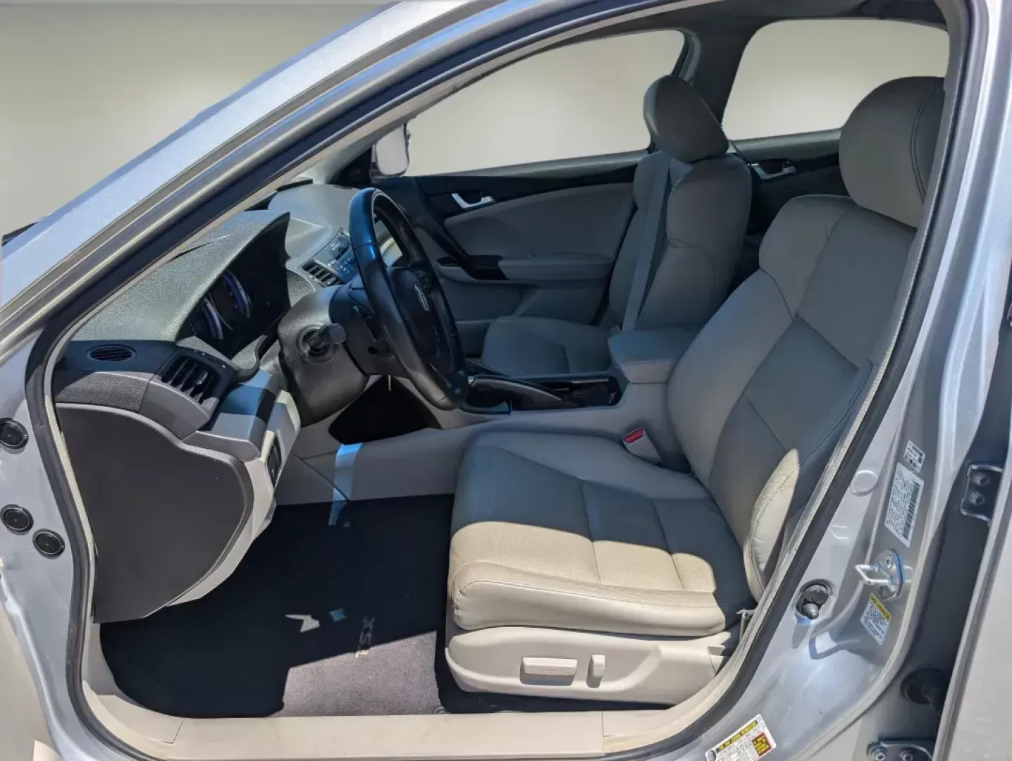 2012 Acura TSX (JH4CU2F45CC) with an Gas I4 2.4L/144 engine, 5-Speed Automatic transmission, located at 7000 Northlake Connector, Columbus, GA, 31904, (706) 987-8085, 32.524975, -84.978134 - **Elevate Your Daily Drive with the 2012 Acura TSX - Perfect for Commuters and Families Alike!**<br /> <br /> Are you ready to transform your daily commute or weekend getaways into a luxurious experience? At Gils Auto - Columbus #2, we present an exceptional opportunity with our 2012 Acura TSX. This - Photo#9
