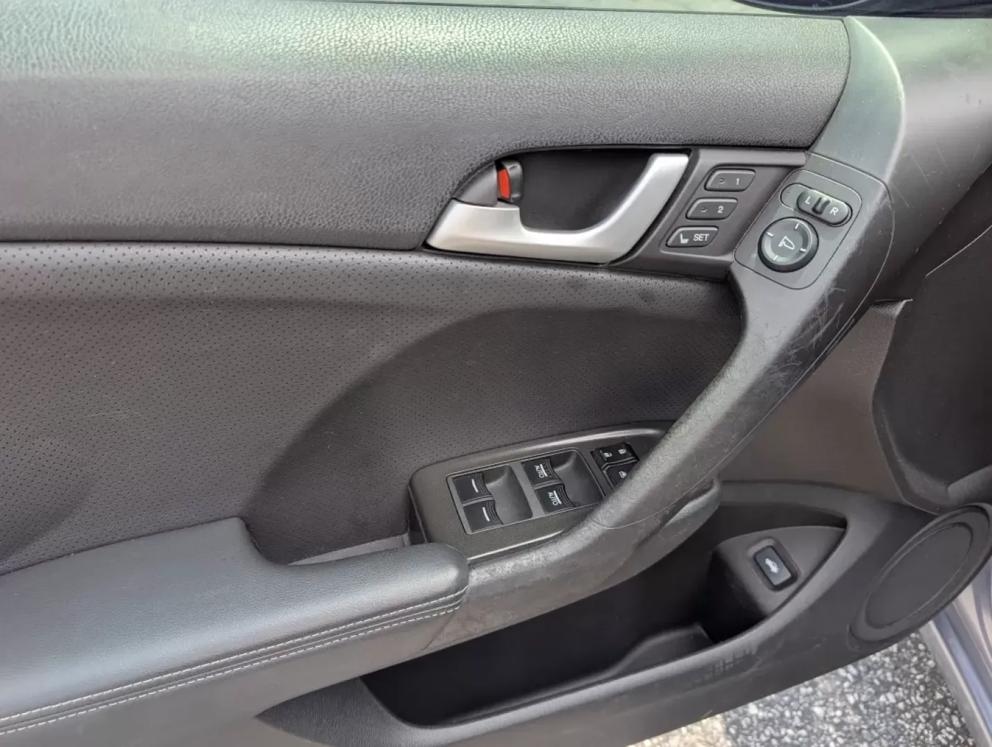 2012 Acura TSX Tech Pkg (JH4CU2F6XCC) with an Other engine, located at 3959 U.S. 80 W, Phenix City, AL, 36870, (334) 297-4885, 32.469296, -85.135185 - Discover the perfect blend of comfort, style, and performance with the 2012 Acura TSX at Gils Auto in Phenix City, AL. If you're a commuter who values a reliable sedan for daily drives or a growing family seeking a spacious and tech-savvy vehicle, this Acura TSX is designed for you. With its sleek g - Photo#8