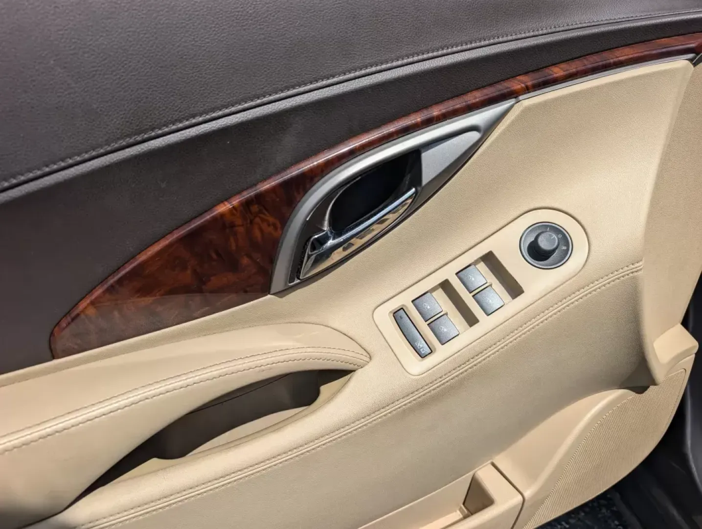 2012 /Cashmere Buick LaCrosse Leather (1G4GC5G36CF) with an Other engine, located at 3959 U.S. 80 W, Phenix City, AL, 36870, (334) 297-4885, 32.469296, -85.135185 - **Discover Your Next Adventure with the 2012 Buick LaCrosse at Gils Auto!**<br /> <br /> Are you ready to elevate your driving experience? Whether you're commuting to work, shuttling the kids to soccer practice, or planning a weekend getaway, the 2012 Buick LaCrosse is the perfect companion for ever - Photo#8