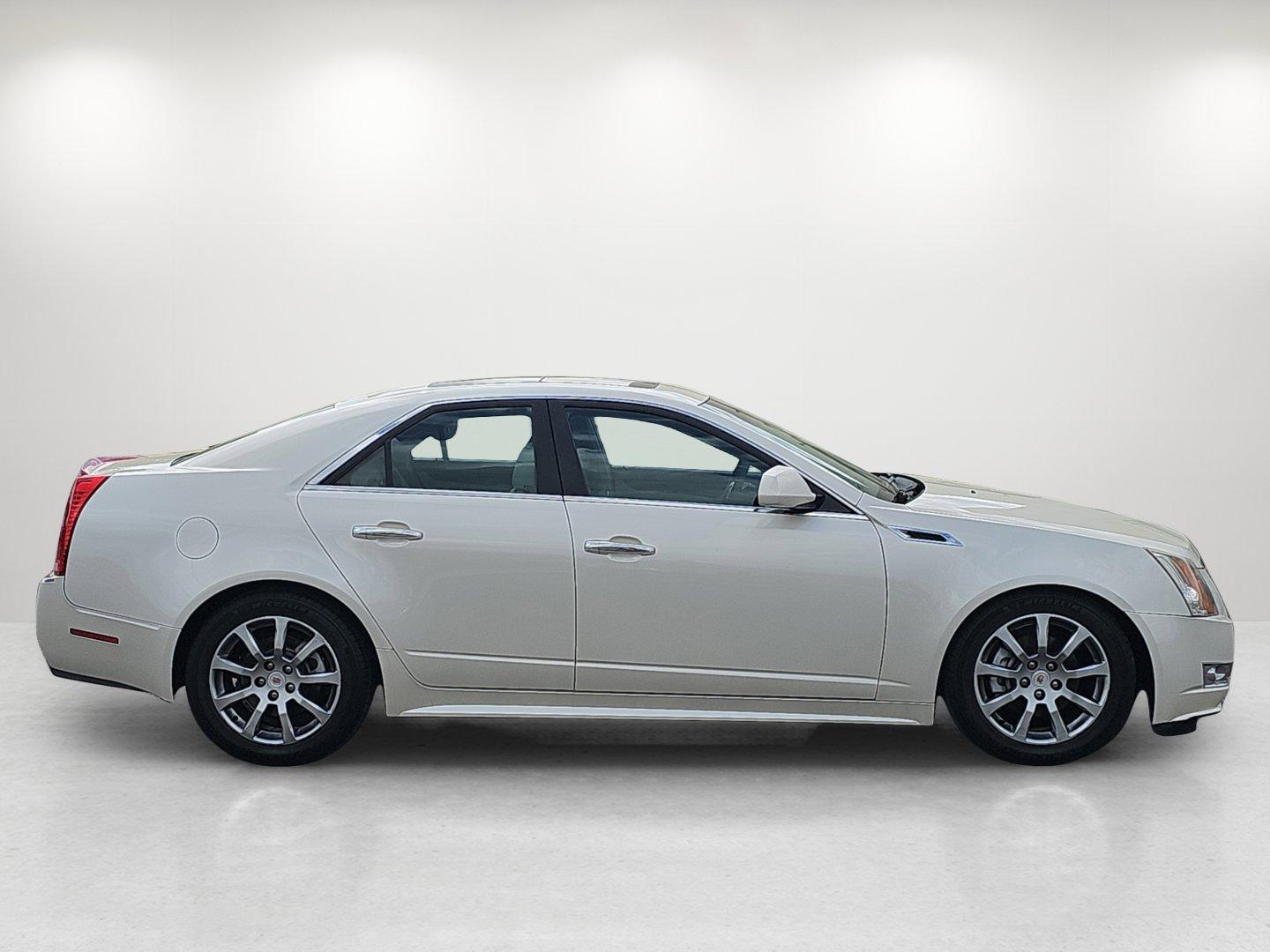 2012 /Light Titanium/Light Titanium Cadillac CTS Sedan Luxury (1G6DE5E54C0) with an Gas V6 3.0L/183 engine, 6-Speed Automatic transmission, located at 521 Old Farm Lane Rd, Prattville, AL, 36066, (334) 325-1505, 32.482460, -86.416367 - 2012 Cadillac CTS Sedan Luxury - Photo#4