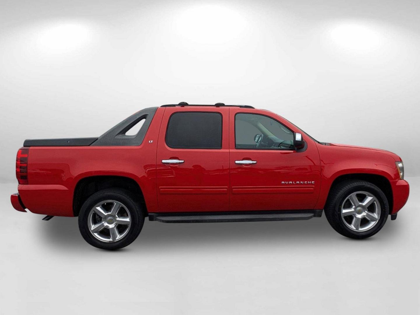 2012 /Dark Cashmere/Light Cashmere Chevrolet Avalanche LT (3GNMCFE07CG) with an Gas/Ethanol V8 5.3L/325 engine, 6-Speed Automatic transmission, located at 5115 14th Ave., Columbus, GA, 31904, (706) 323-0345, 32.511494, -84.971046 - 2012 Chevrolet Avalanche LT - Photo#5