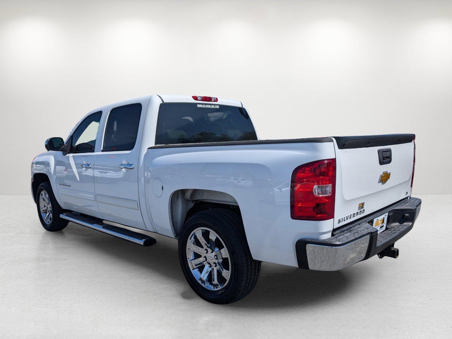 2012 /Light Titanium/Dark Titanium Chevrolet Silverado 1500 LT (3GCPCSE07CG) with an Gas/Ethanol V8 5.3L/323 engine, 6-Speed Automatic transmission, located at 1430 Gateway Drive, Opelika, AL, 36801, (334) 239-0944, 32.637871, -85.409790 - 2012 Chevrolet Silverado 1500 LT - Photo#6