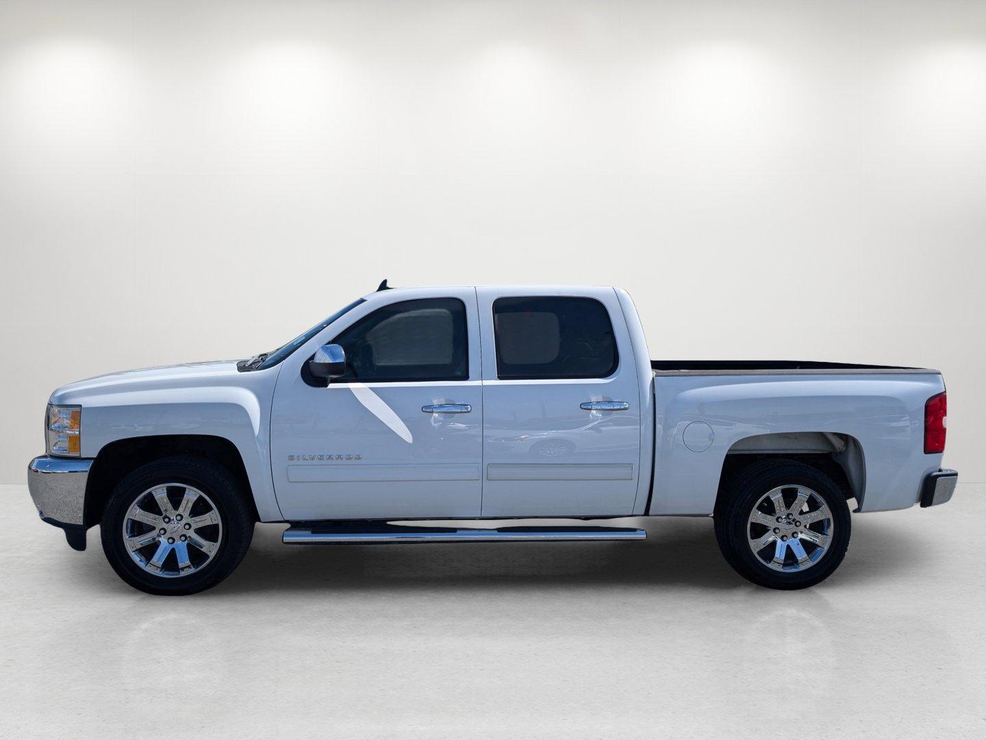 2012 /Light Titanium/Dark Titanium Chevrolet Silverado 1500 LT (3GCPCSE07CG) with an Gas/Ethanol V8 5.3L/323 engine, 6-Speed Automatic transmission, located at 1430 Gateway Drive, Opelika, AL, 36801, (334) 239-0944, 32.637871, -85.409790 - 2012 Chevrolet Silverado 1500 LT - Photo#7