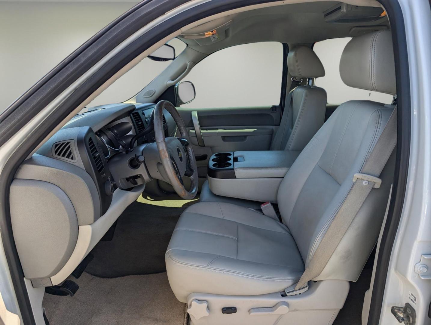 2012 /Light Titanium/Dark Titanium Chevrolet Silverado 1500 LT (3GCPCSE07CG) with an Gas/Ethanol V8 5.3L/323 engine, 6-Speed Automatic transmission, located at 1430 Gateway Drive, Opelika, AL, 36801, (334) 239-0944, 32.637871, -85.409790 - 2012 Chevrolet Silverado 1500 LT - Photo#9