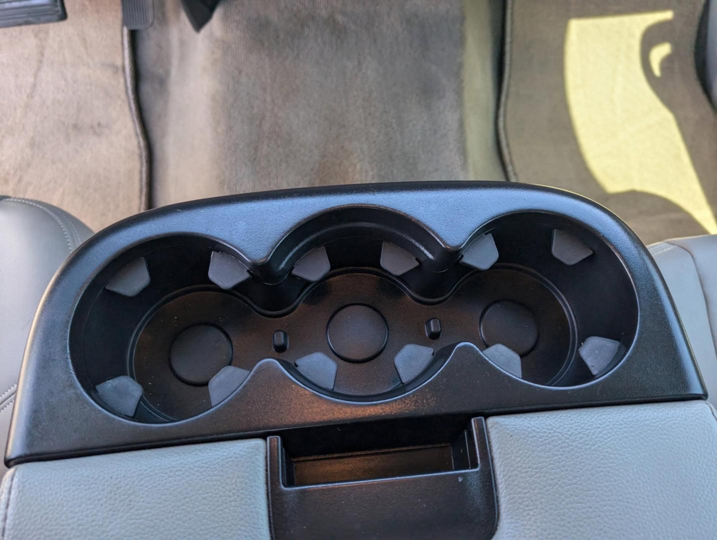 2012 /Light Titanium/Dark Titanium Chevrolet Silverado 1500 LT (3GCPCSE07CG) with an Gas/Ethanol V8 5.3L/323 engine, 6-Speed Automatic transmission, located at 1430 Gateway Drive, Opelika, AL, 36801, (334) 239-0944, 32.637871, -85.409790 - 2012 Chevrolet Silverado 1500 LT - Photo#13