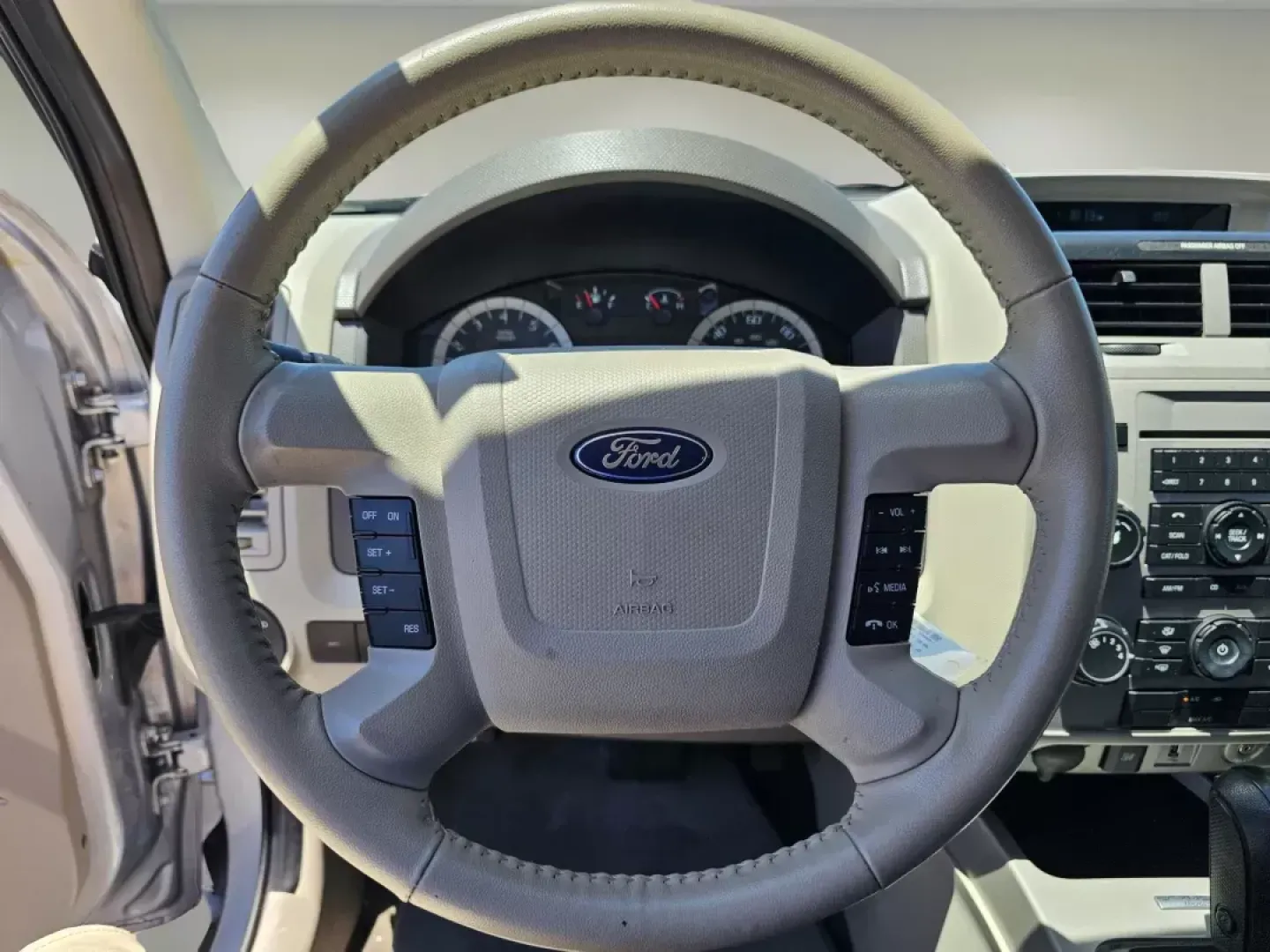 2012 Ford Escape XLT (1FMCU0DG6CK) with an Gas/Ethanol V6 3.0L/181 engine, 6-Speed Automatic transmission, located at 521 Old Farm Lane Rd, Prattville, AL, 36066, (334) 325-1505, 32.482460, -86.416367 - 2012 Ford Escape XLT - Photo#11