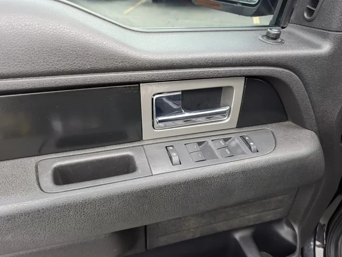 2012 Ford F-150 FX2 (1FTFW1CF6CF) with an Gas/Ethanol V8 5.0L/302 engine, 6-Speed Automatic transmission, located at 3959 U.S. 80 W, Phenix City, AL, 36870, (334) 297-4885, 32.469296, -85.135185 - 2012 Ford F-150 FX2 - Photo#8