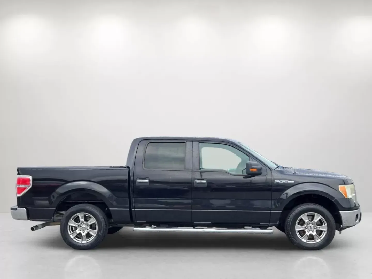 2012 Ford F-150 (1FTEW1CM0CK) with an Other engine, located at 1430 Gateway Drive, Opelika, AL, 36801, (334) 239-0944, 32.637871, -85.409790 - Unlock a world of adventure with the 2012 Ford F-150 Crew Cab Pickup, perfect for weekend getaways, family outings, or tackling your daily commute! At Gils Auto in Phenix City, AL, we understand that the right vehicle can enhance your lifestyle, and this rugged yet refined truck is designed to do ju - Photo#4