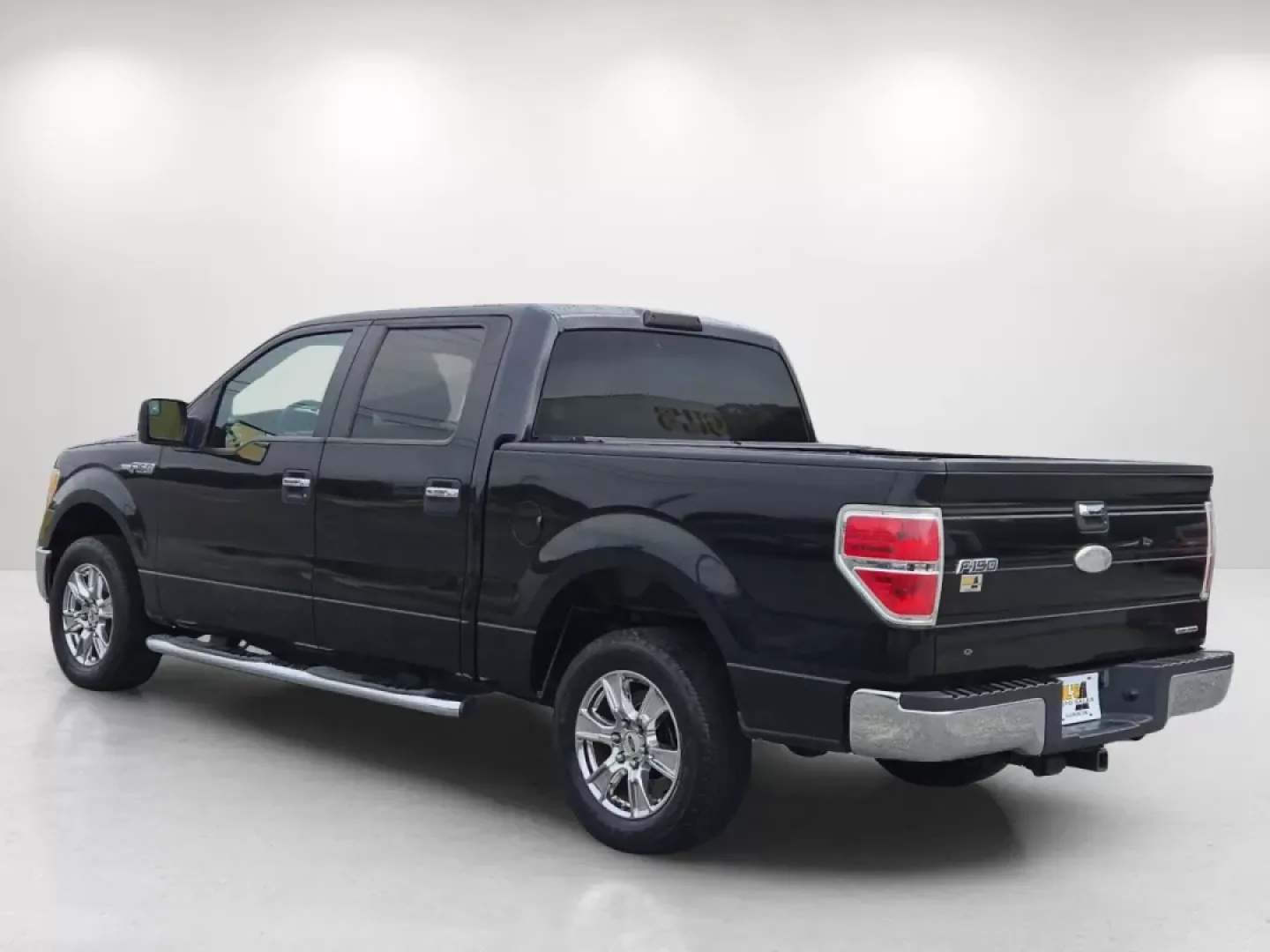 2012 Ford F-150 (1FTEW1CM0CK) with an Other engine, located at 1430 Gateway Drive, Opelika, AL, 36801, (334) 239-0944, 32.637871, -85.409790 - Unlock a world of adventure with the 2012 Ford F-150 Crew Cab Pickup, perfect for weekend getaways, family outings, or tackling your daily commute! At Gils Auto in Phenix City, AL, we understand that the right vehicle can enhance your lifestyle, and this rugged yet refined truck is designed to do ju - Photo#7